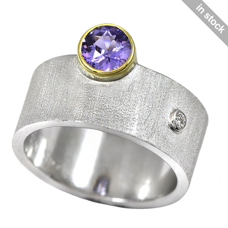 minimal 0.87ct purple sapphire minimal