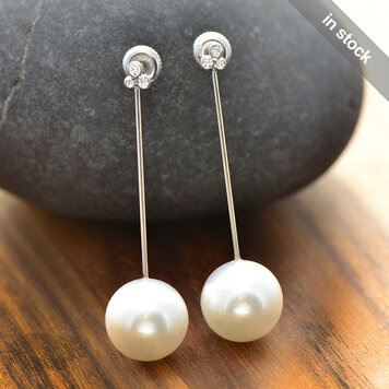minimal 14kw 13.25mm tahitian south sea white pearl and diamond drops