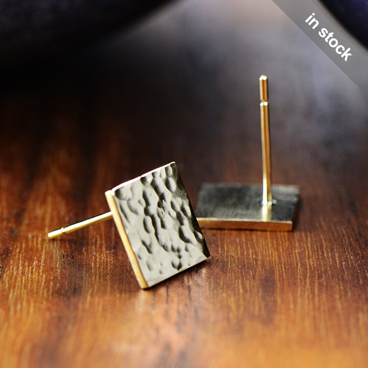 minimal 14k gold hammered minimal mini square studs