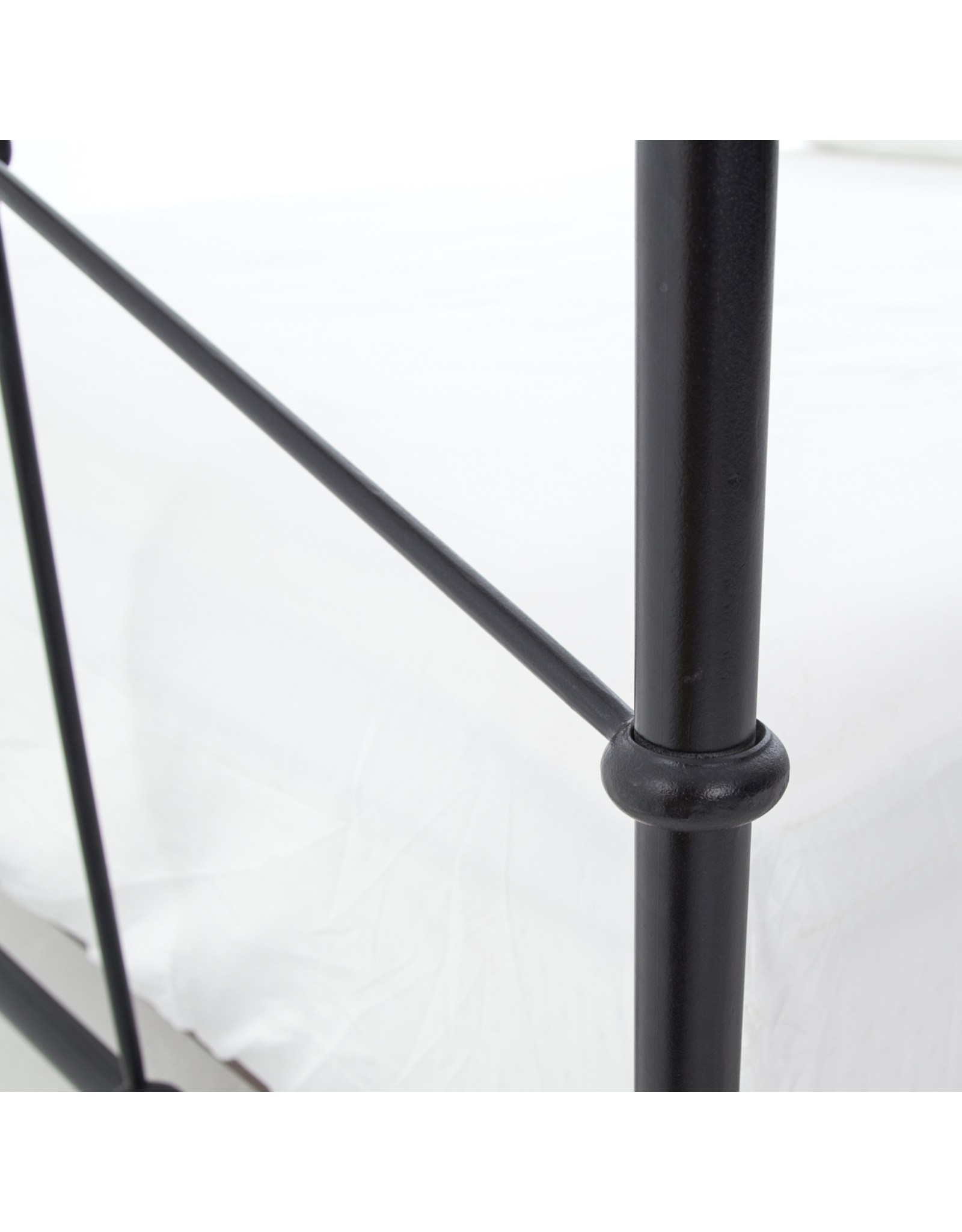 Casey Iron Queen Bed in Black