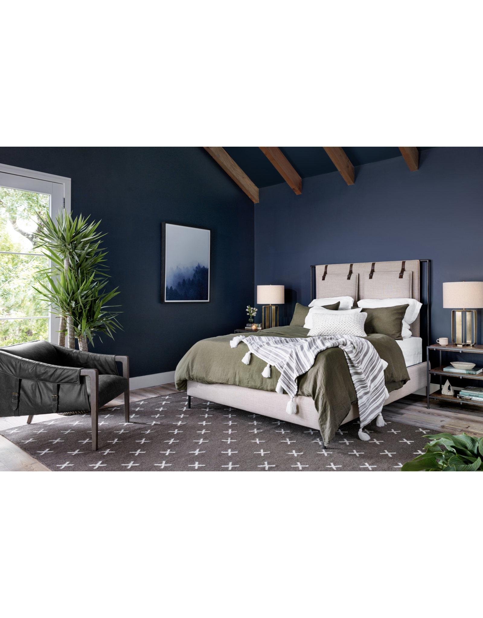 Leigh Upholstered Leather Belt Queen Bed in Palm Ecru