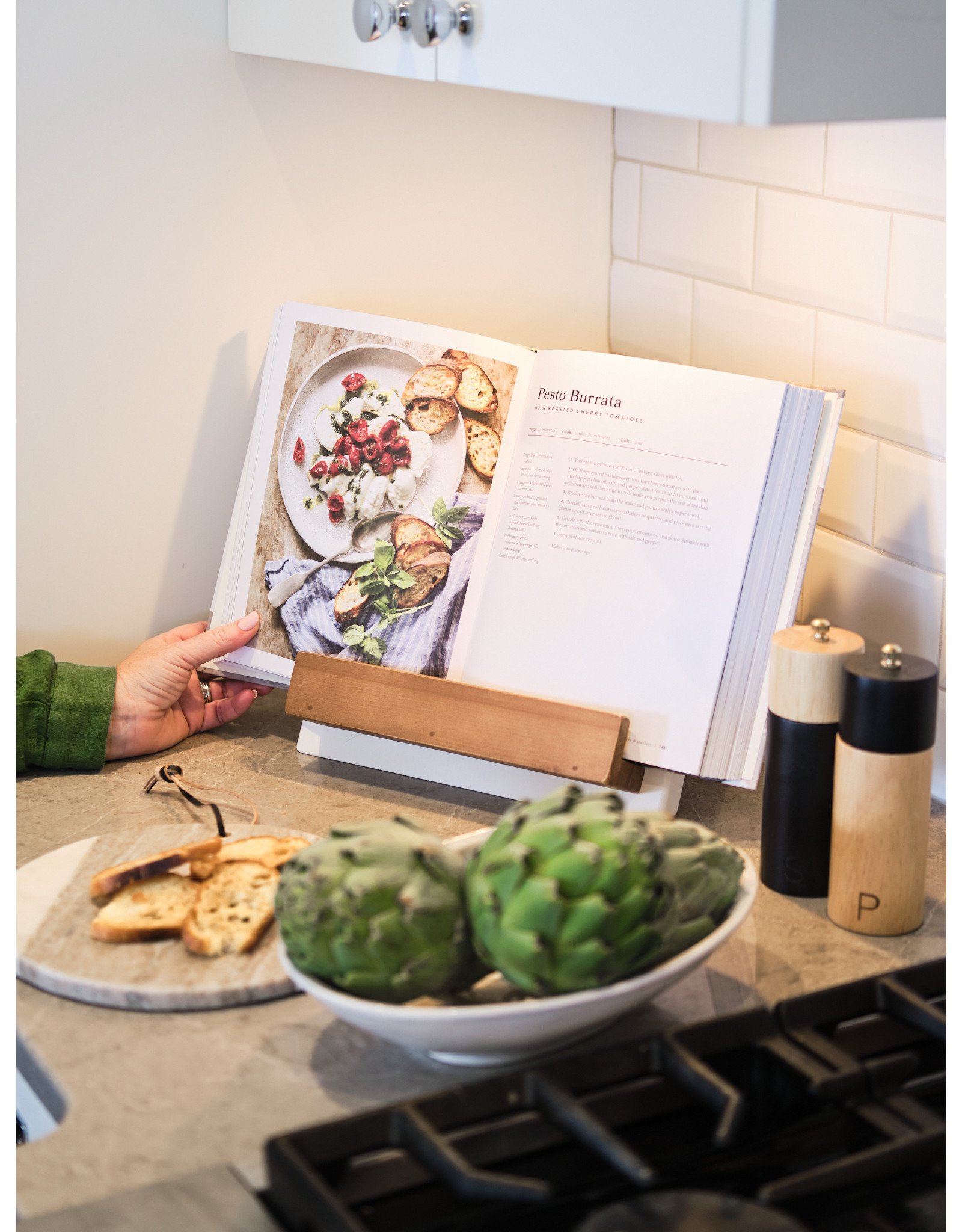 Etú White iPad/ Cookbook Holder