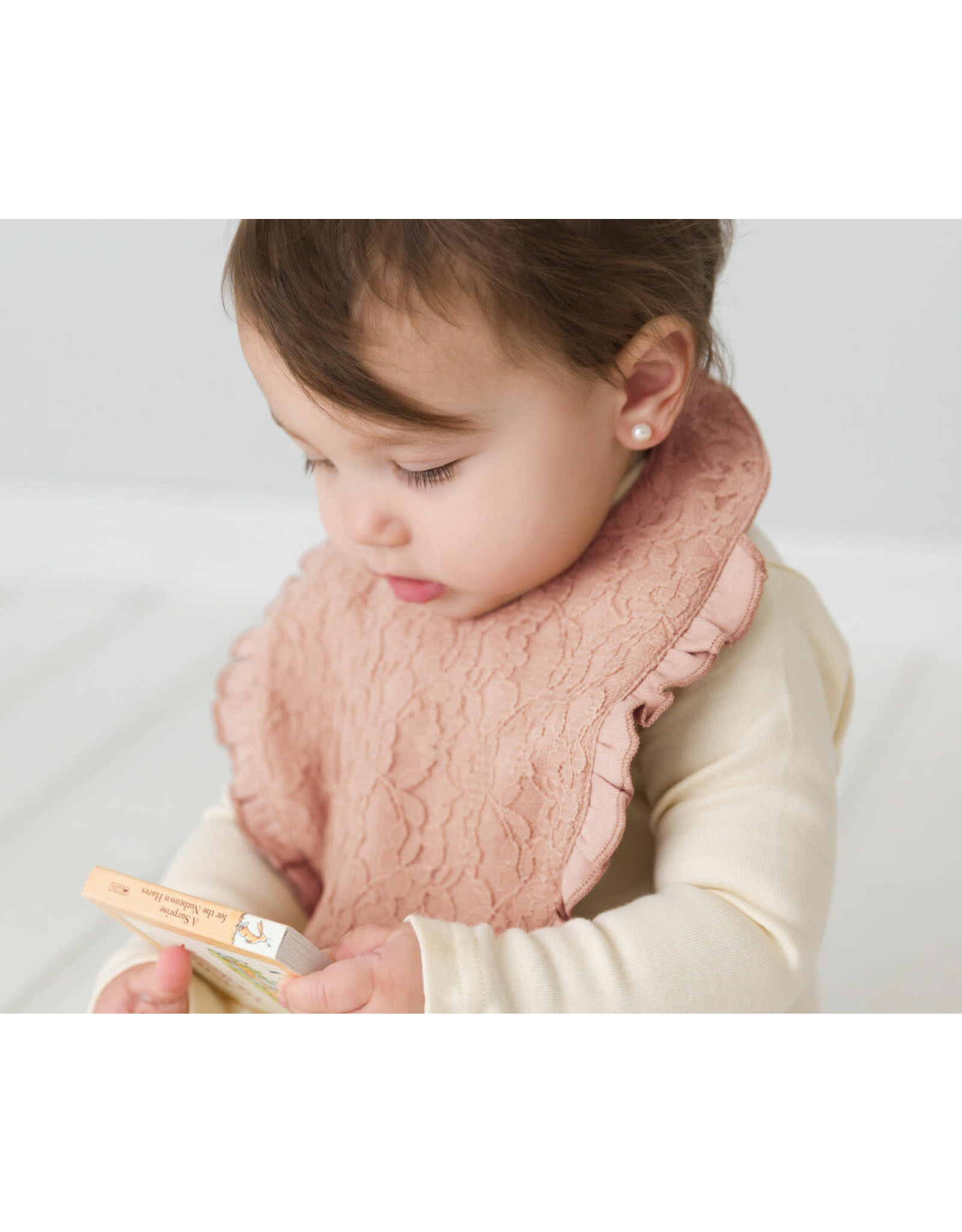 Organic Reversible Lace Ruffle Bib in Rosewater