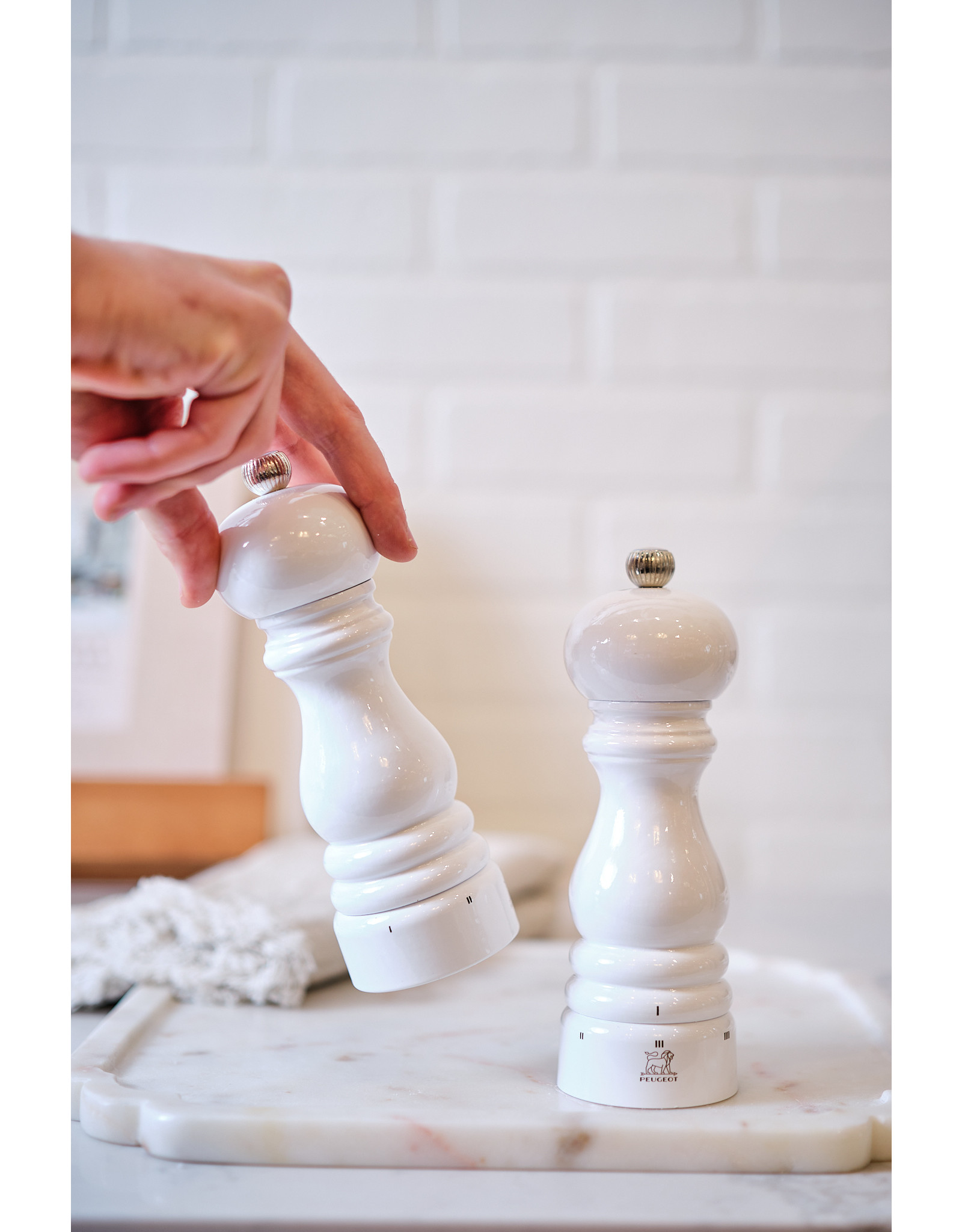 Paris White Lacquer Salt Mill