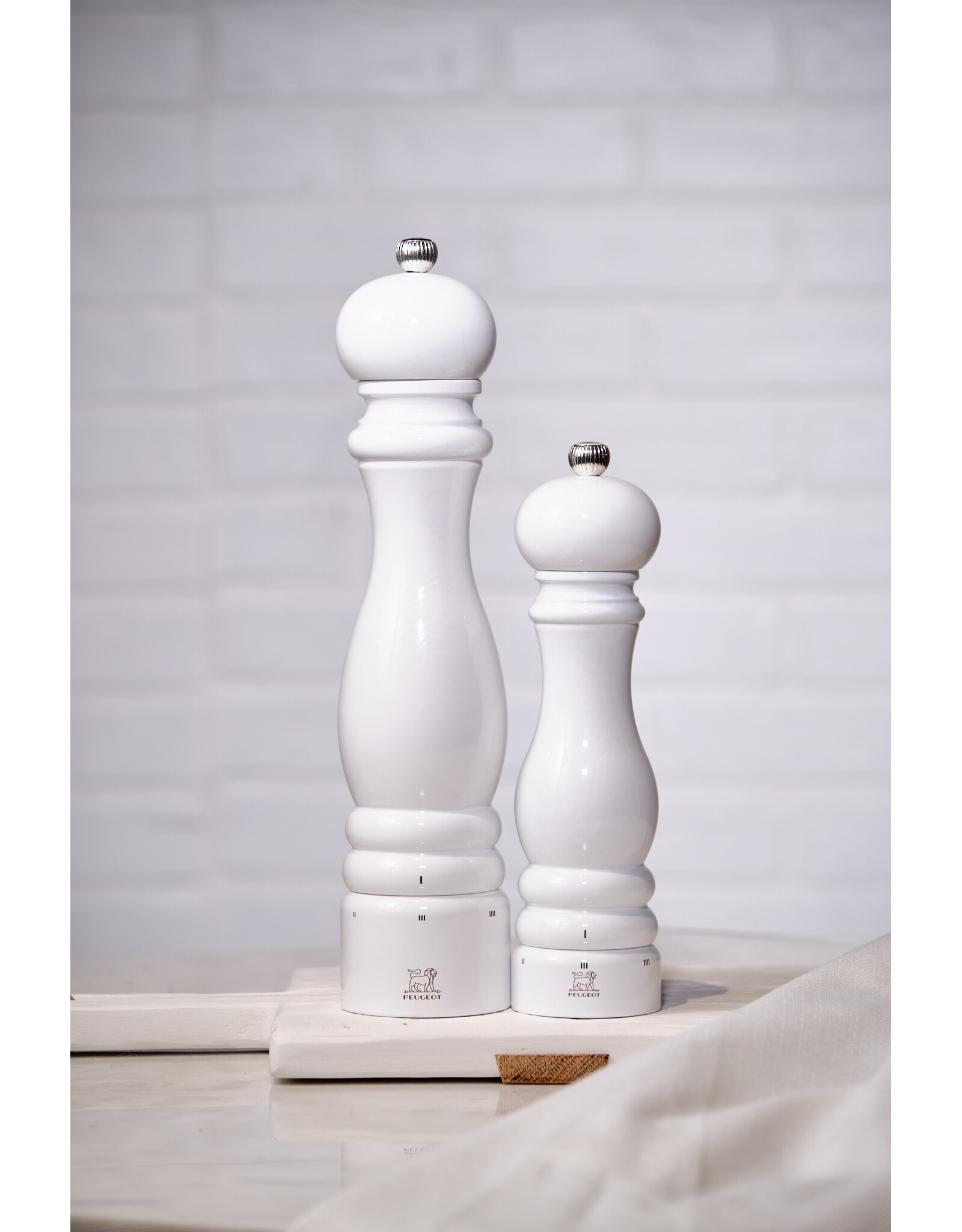 Paris White Lacquer Pepper Mill