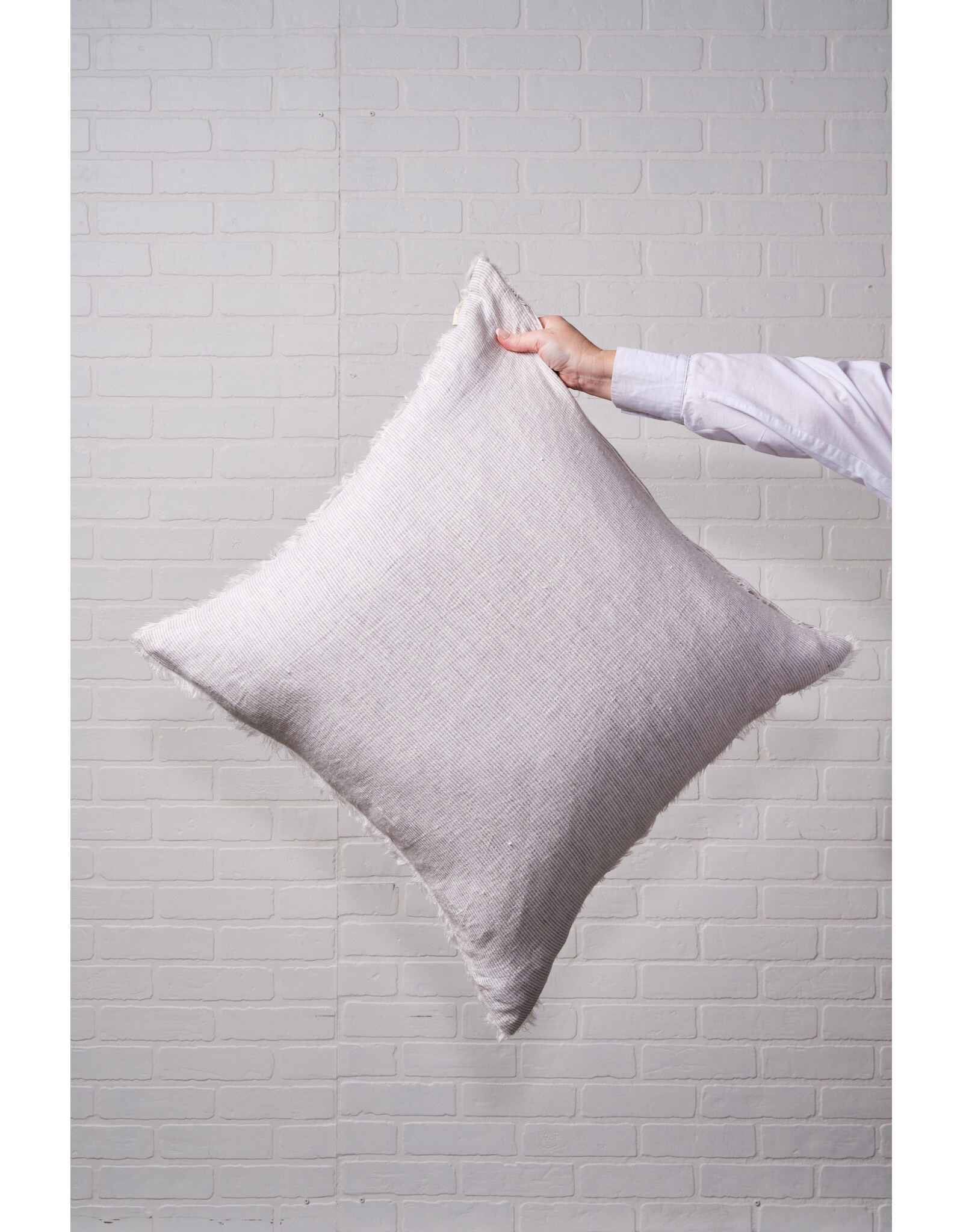 Lina Linen Pillow, Natural 24x24