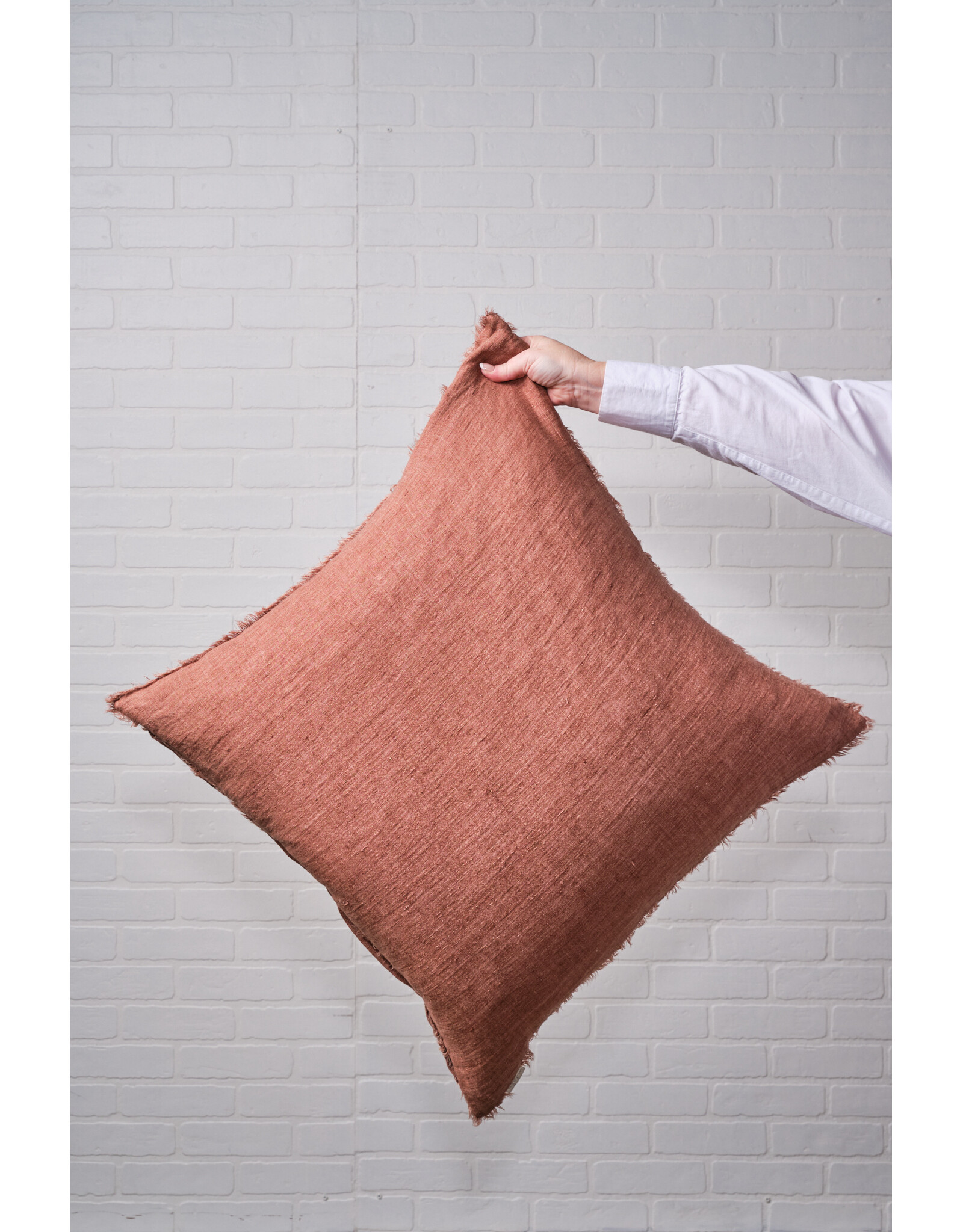 Lina Linen Pillow, Rooibos 24x24