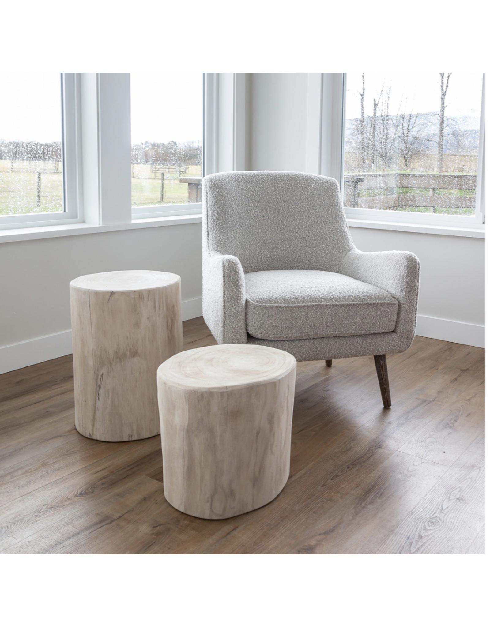 Nova Wide 18" Stump in White