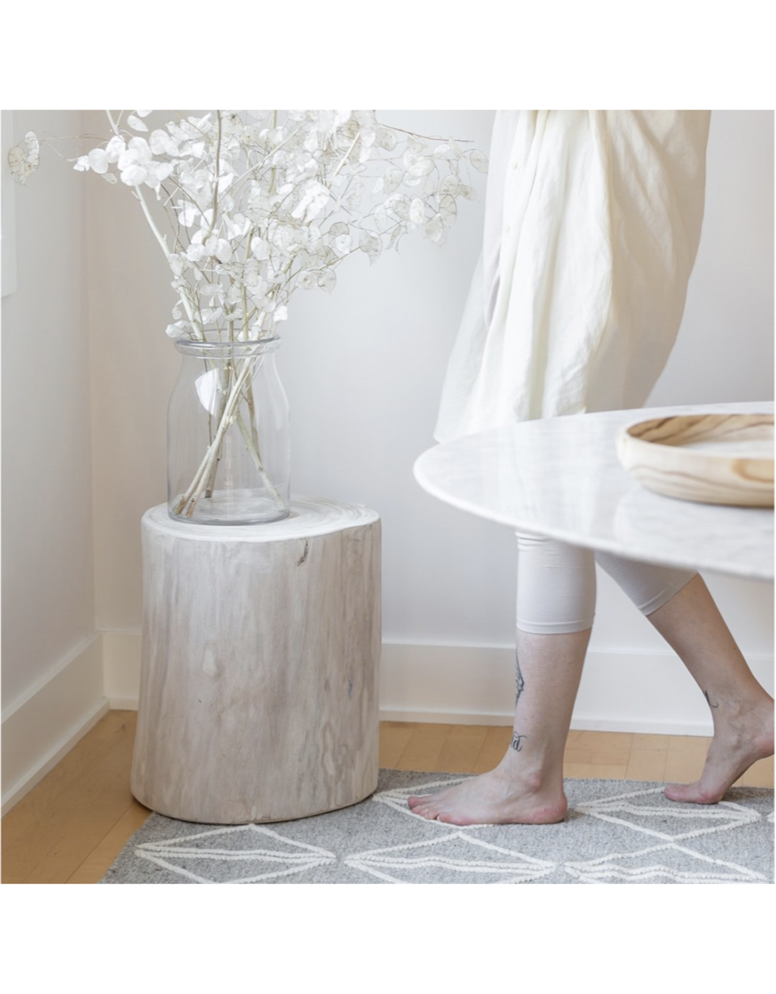 Nova Wide 18" Stump in White