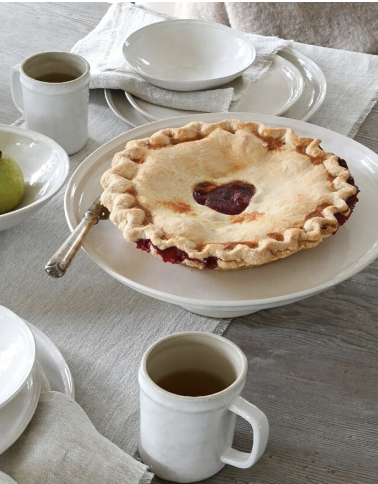 Highland Stoneware Cake Stand