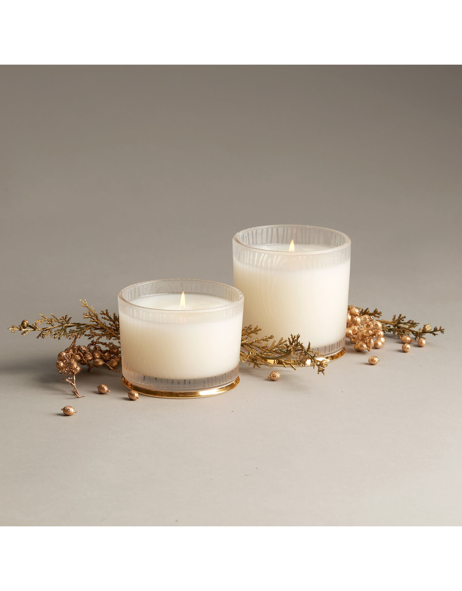 Frasier Fir Large Frosted Wood Grain Candle