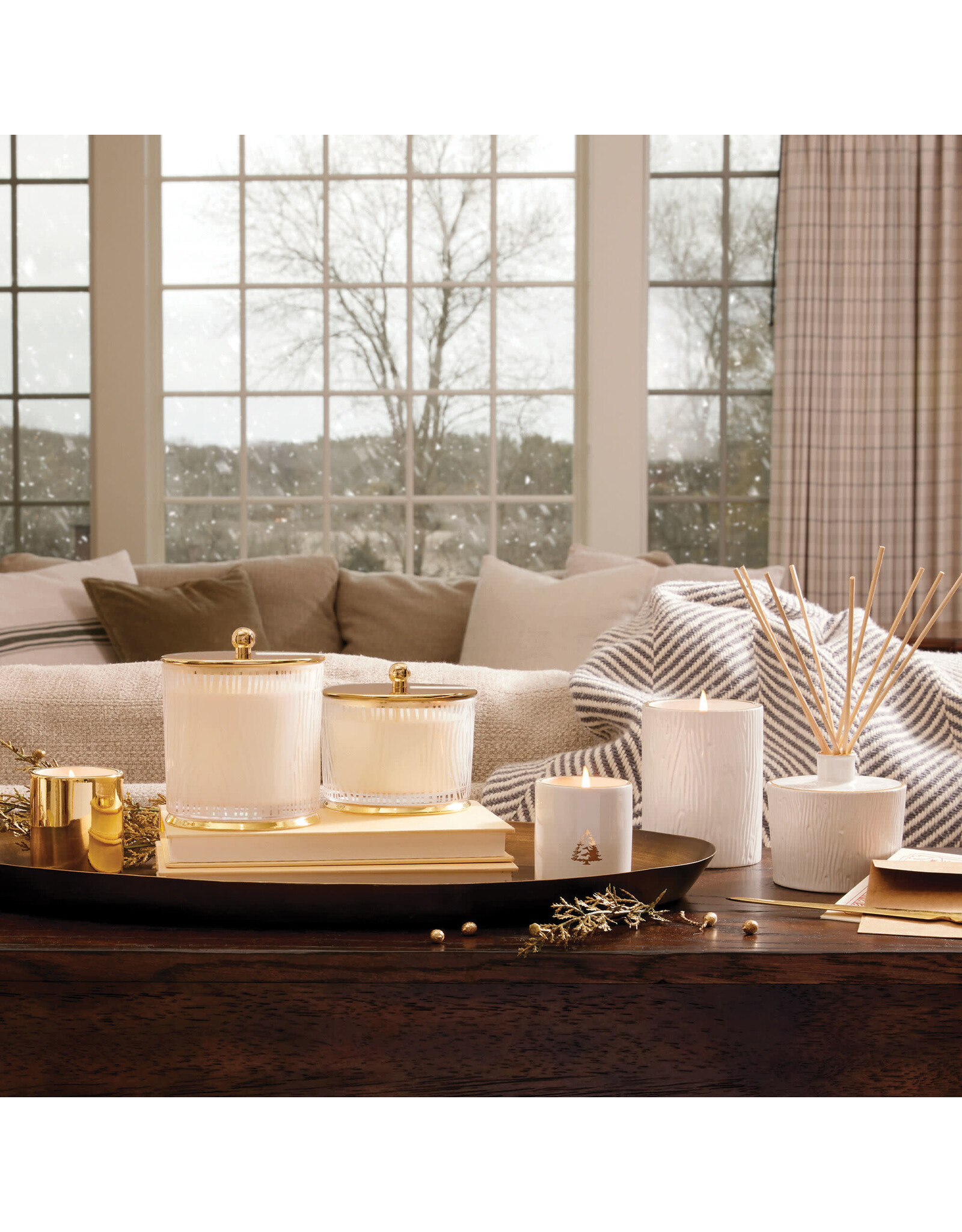 Frasier Fir Large Frosted Wood Grain Candle