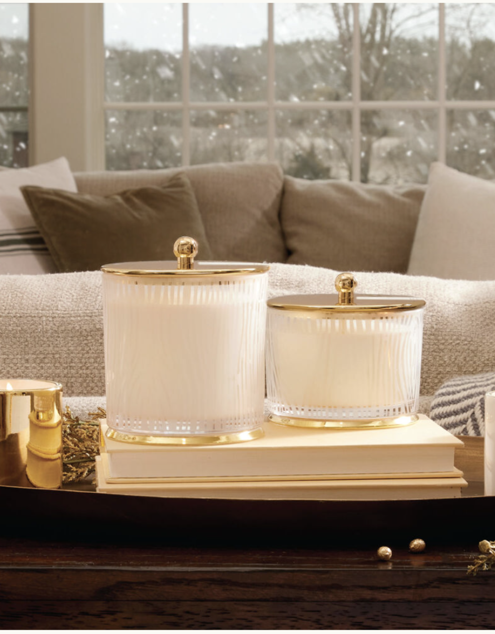 Frasier Fir Medium Frosted Wood Grain Candle