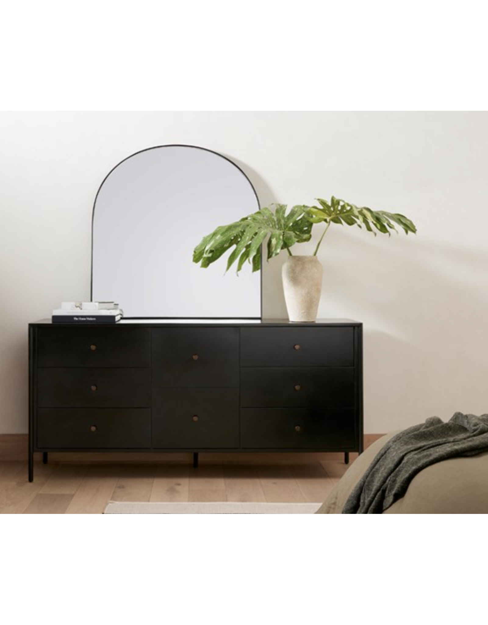 Soto 8 Drawer Dresser