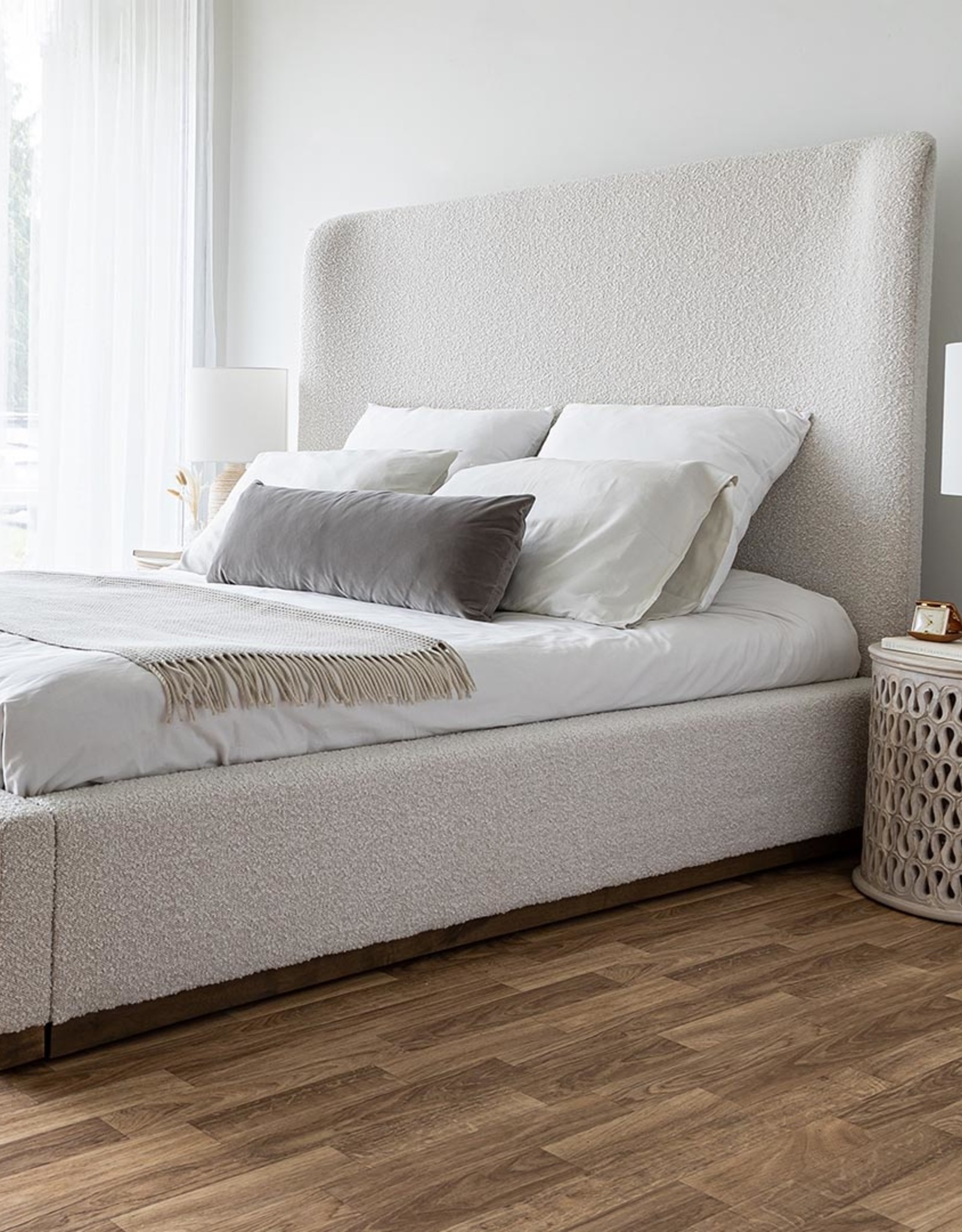 Faye King Bed, Off White
