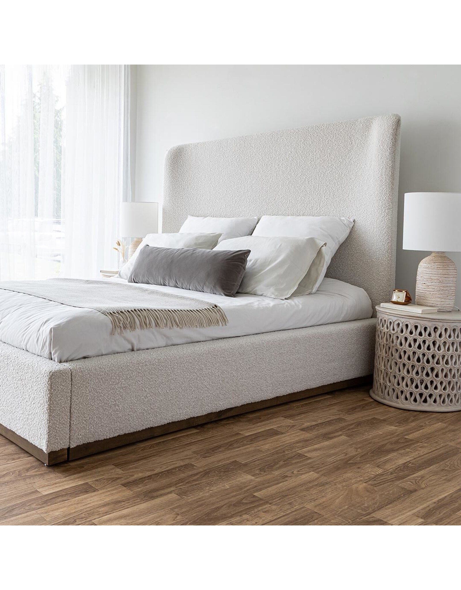 Faye King Bed, Off White