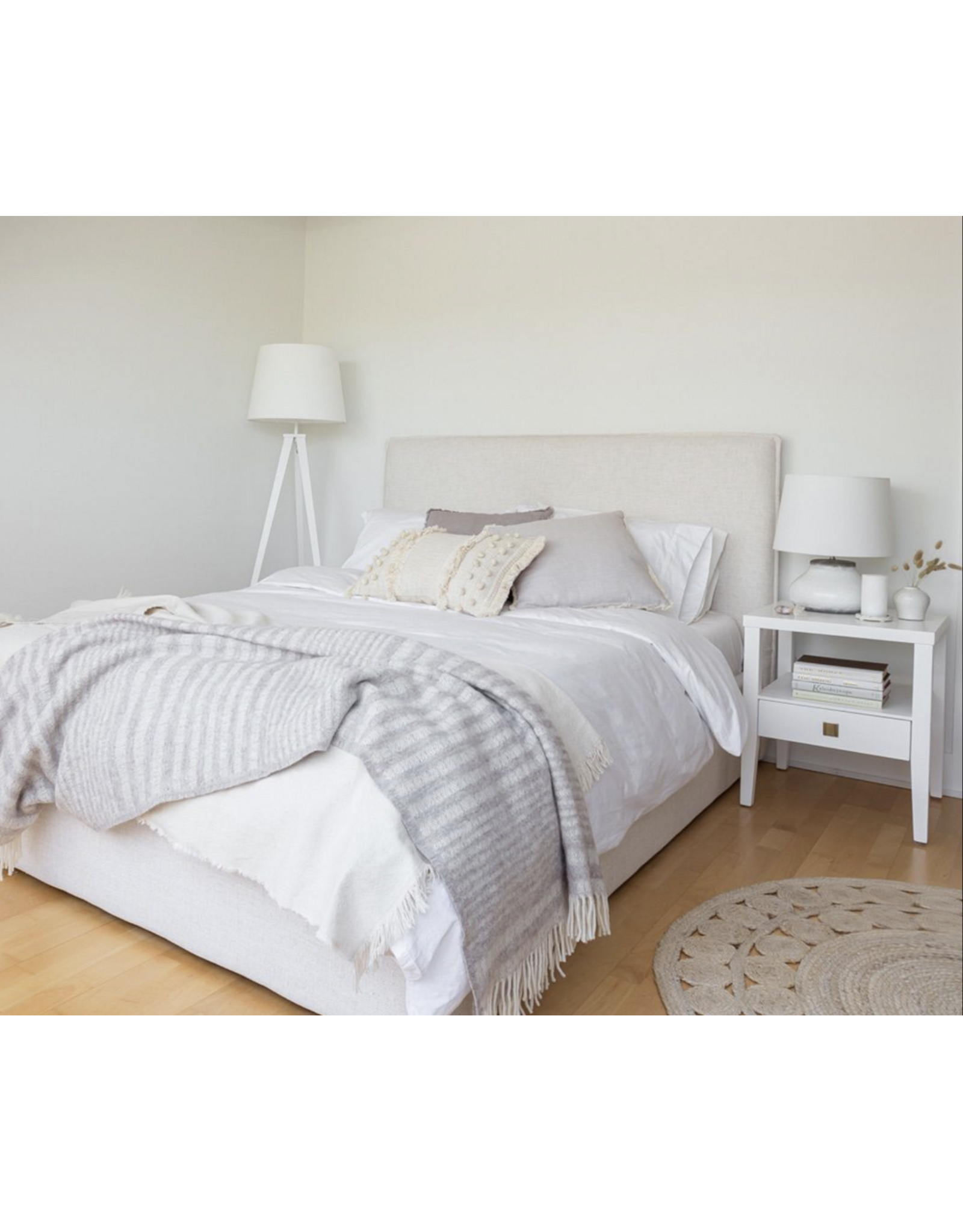 Julia Bed in Cream