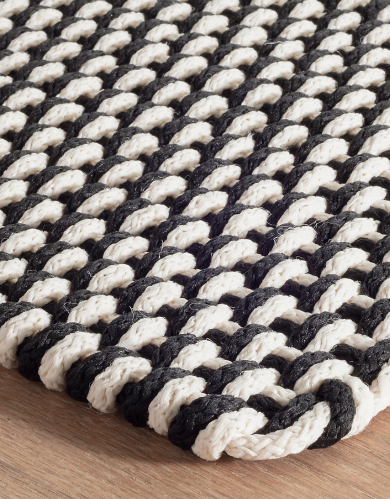 Two-Tone Rope Black/Ivory Handwoven Indoor/Outdoor Rug - Shoppe