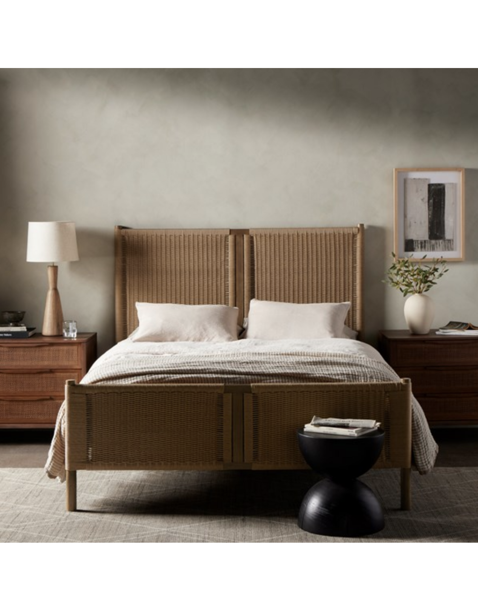 Liza Queen Bed