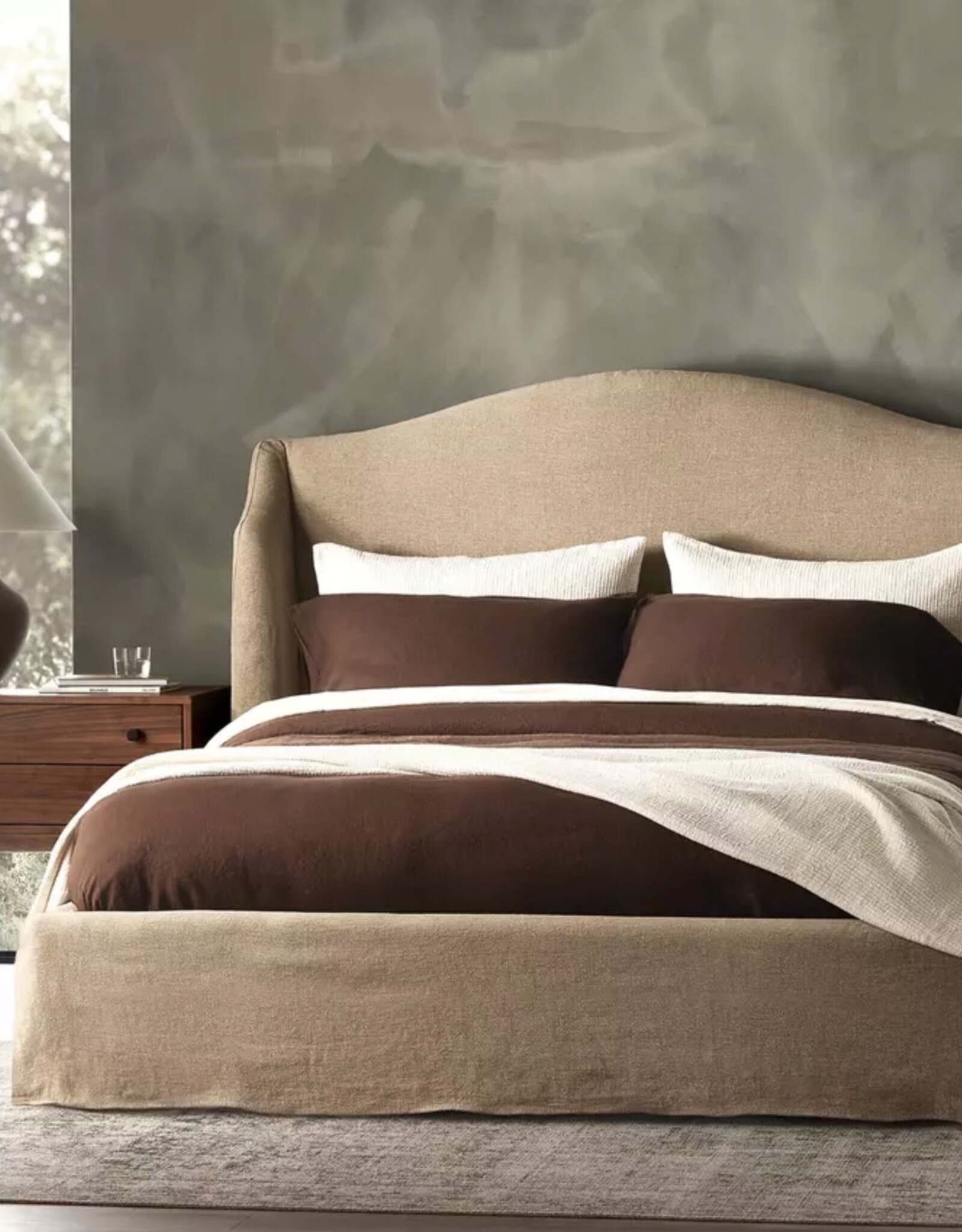 Meryl Slipcover King Bed, Broadway Canvas