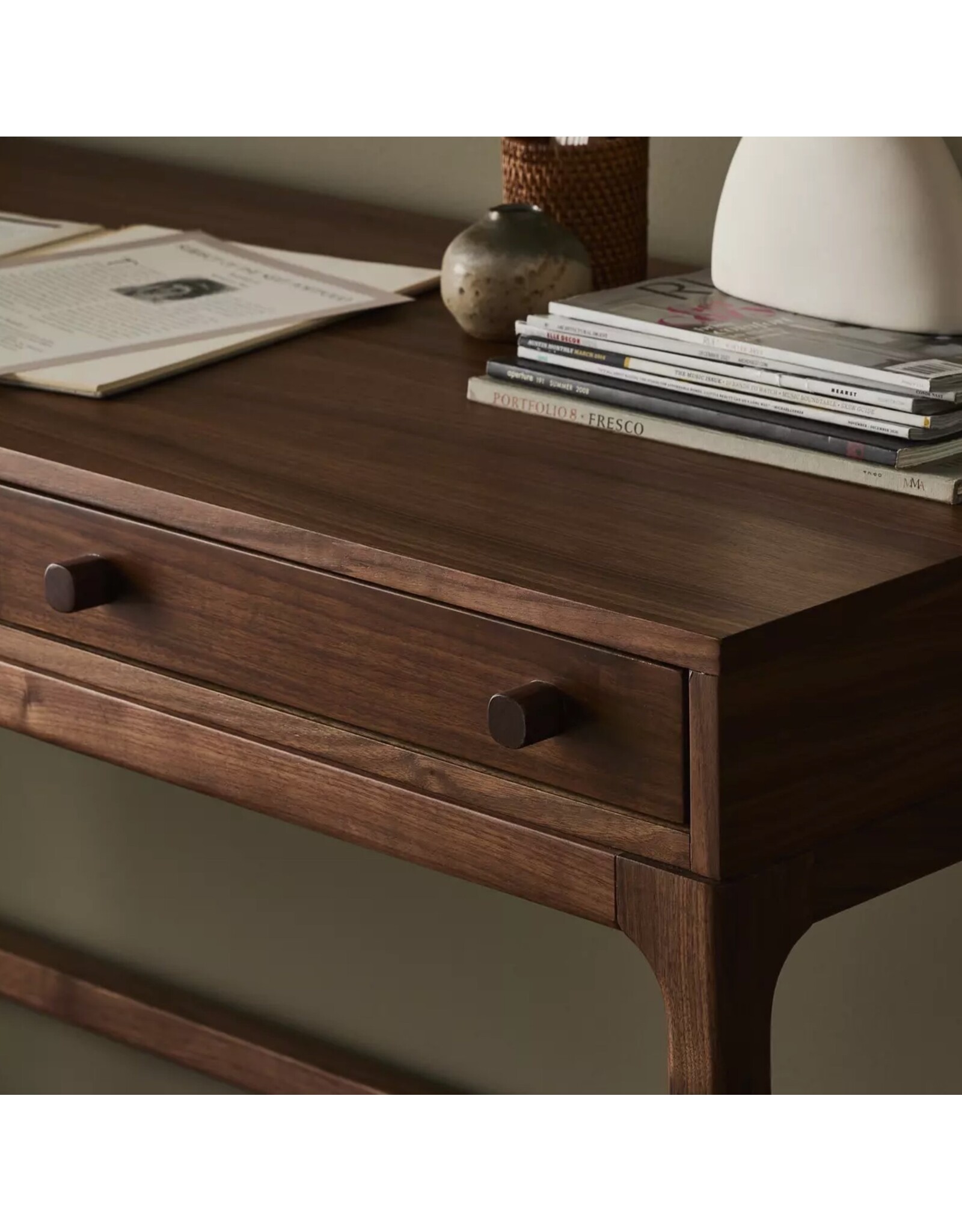 Arturo Desk