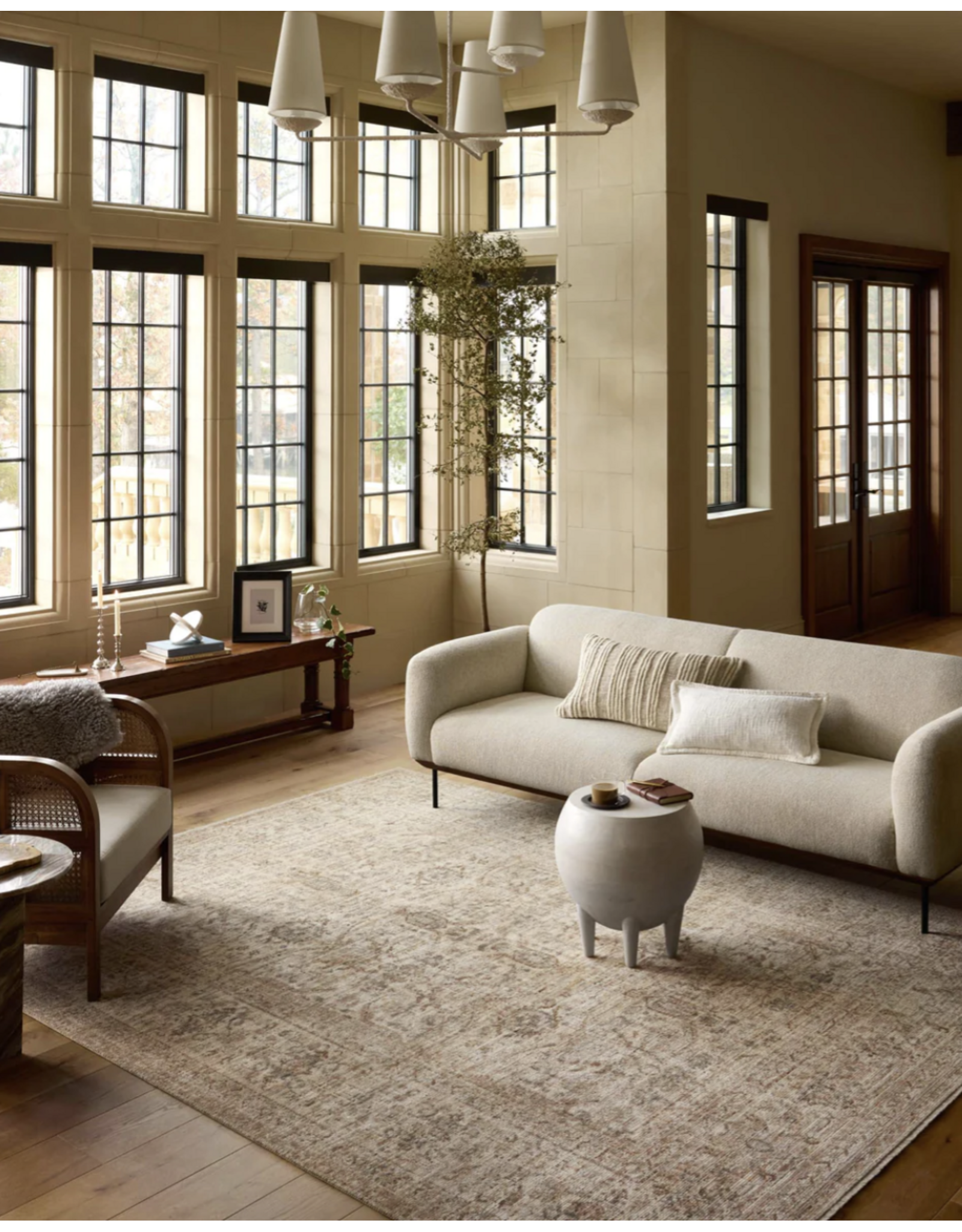 Heritage Collection - HER-04 Ivory/Natural