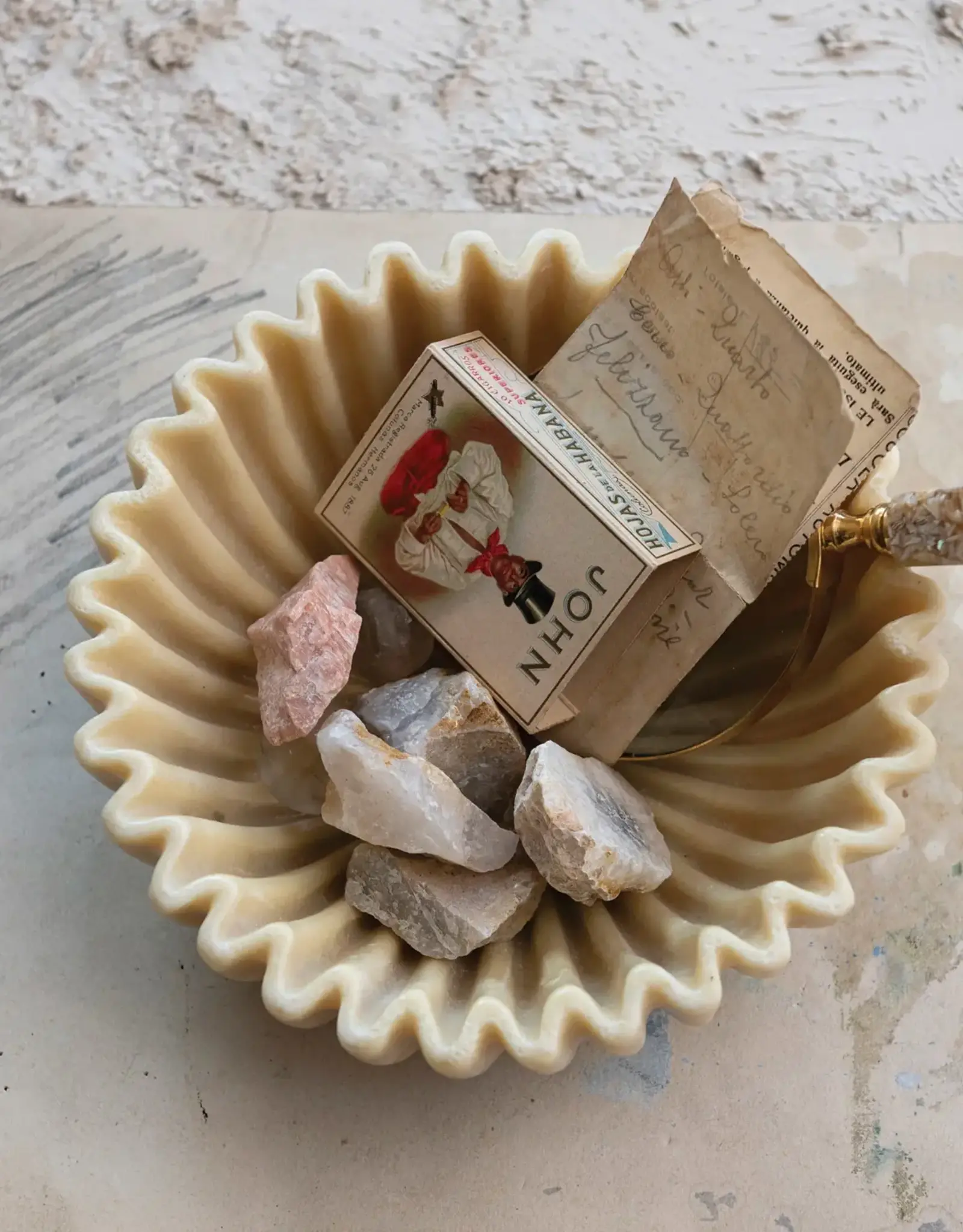 Decorative Resin Pleated Bowl