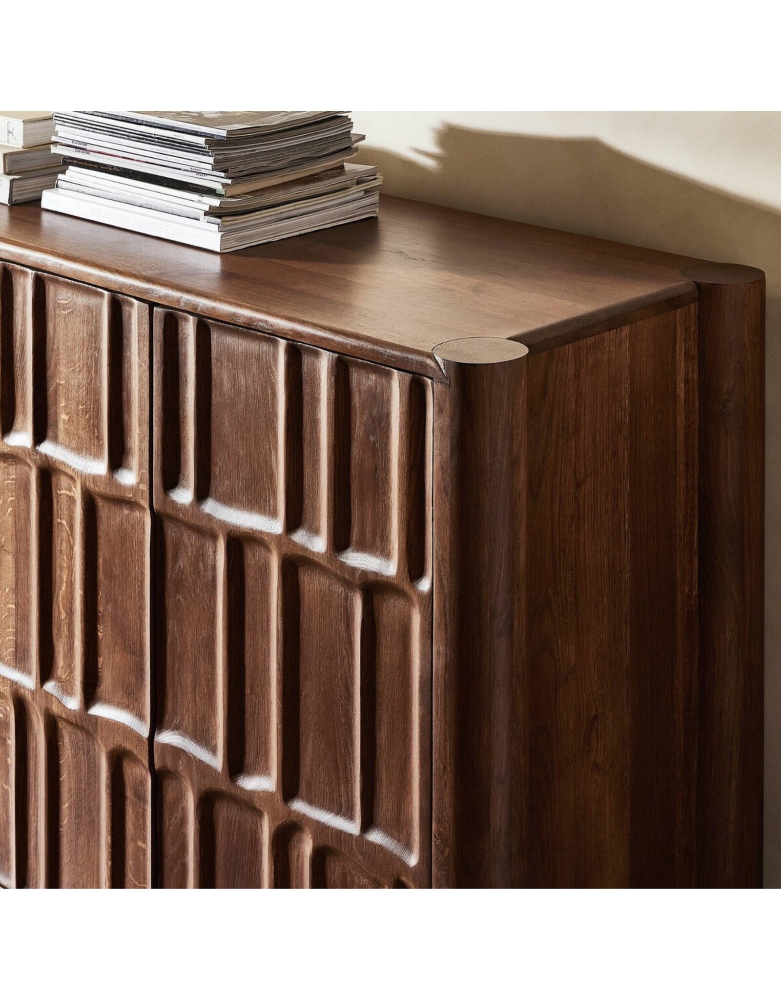 Ezri Sideboard