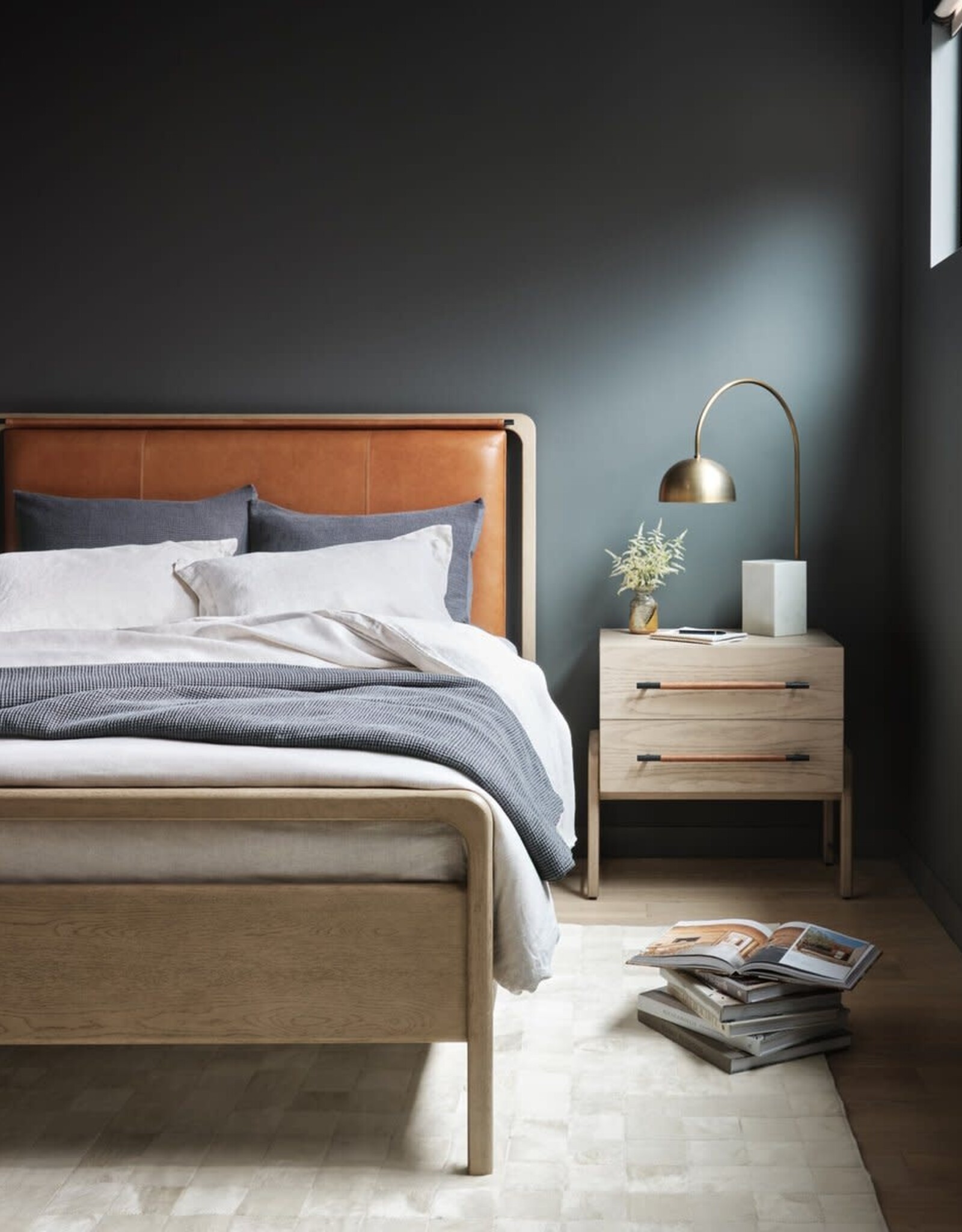 Rosedale Bed  in Yucca Oak Veneer, Chaps Sand - Queen