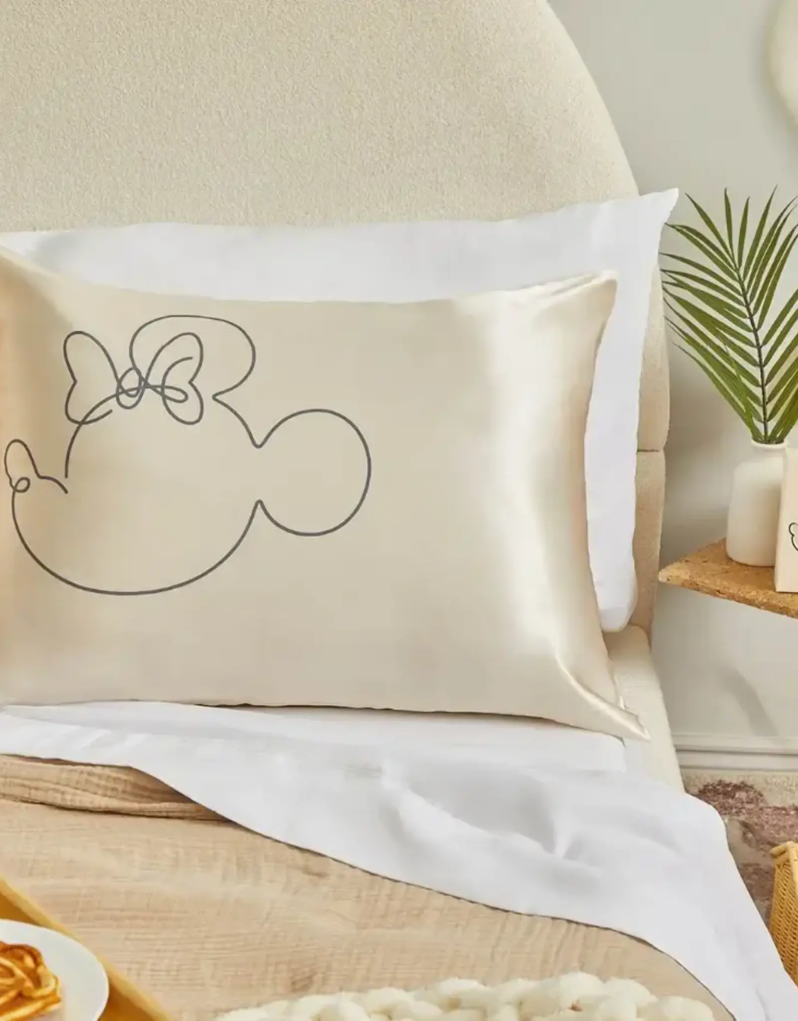 Kitsch & Mickey and Minnie Satin Pillowcase Mrs.Mouse-Cream