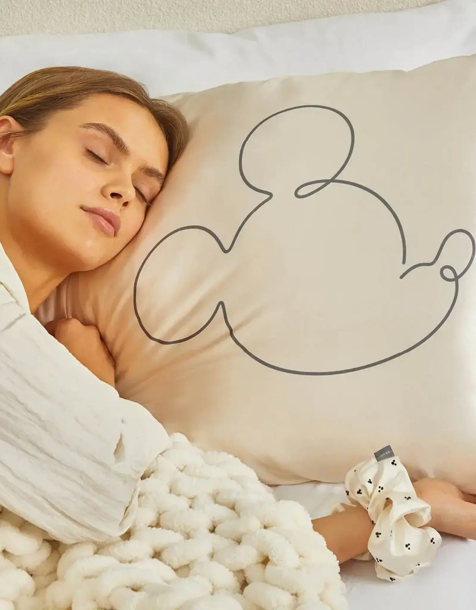 Kitsch & Mickey and Minnie Satin Pillowcase Mr. Mouse -Cream