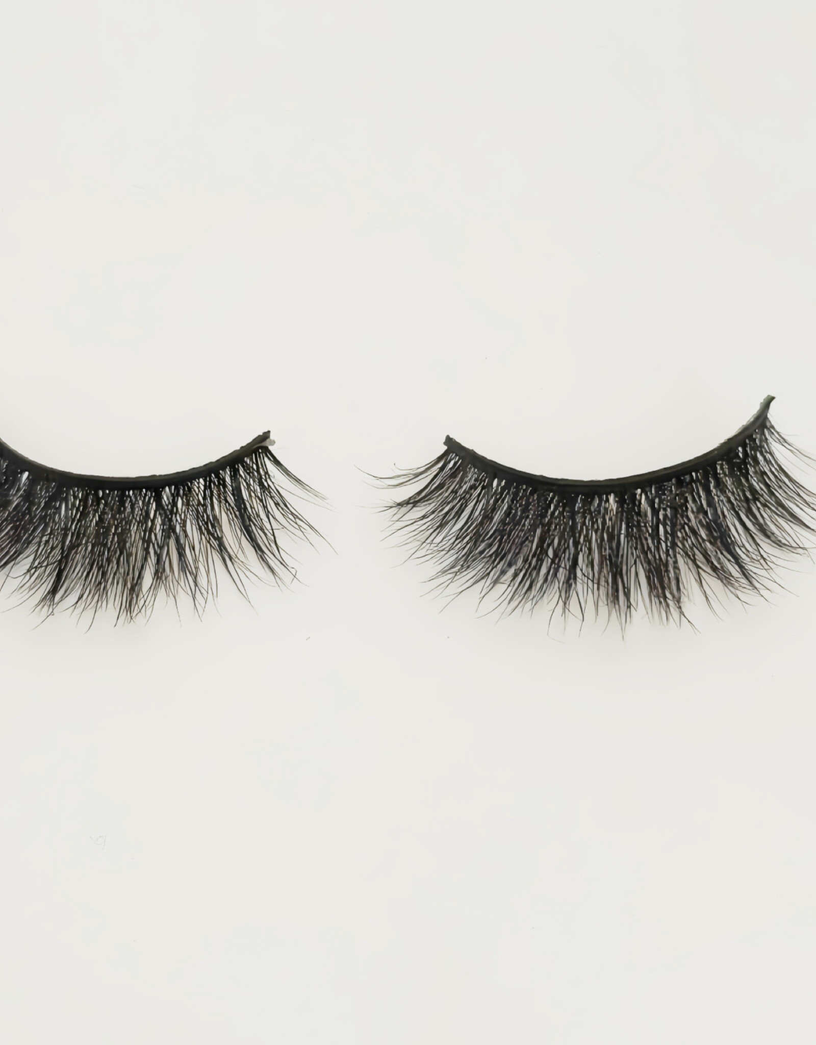 Pretty Dramatic False Eyelashes, Brighton