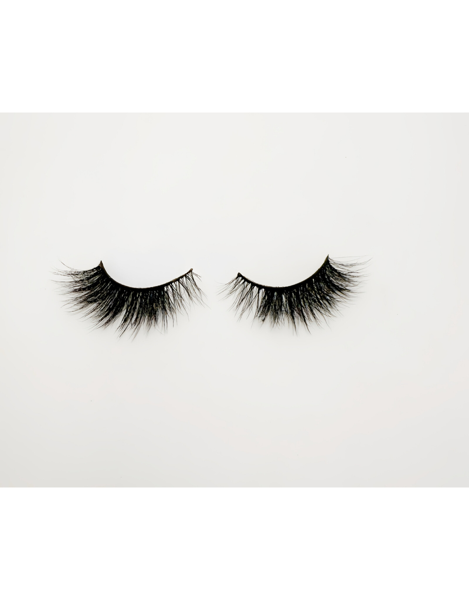 Pretty Dramatic False Eyelashes, Blaire
