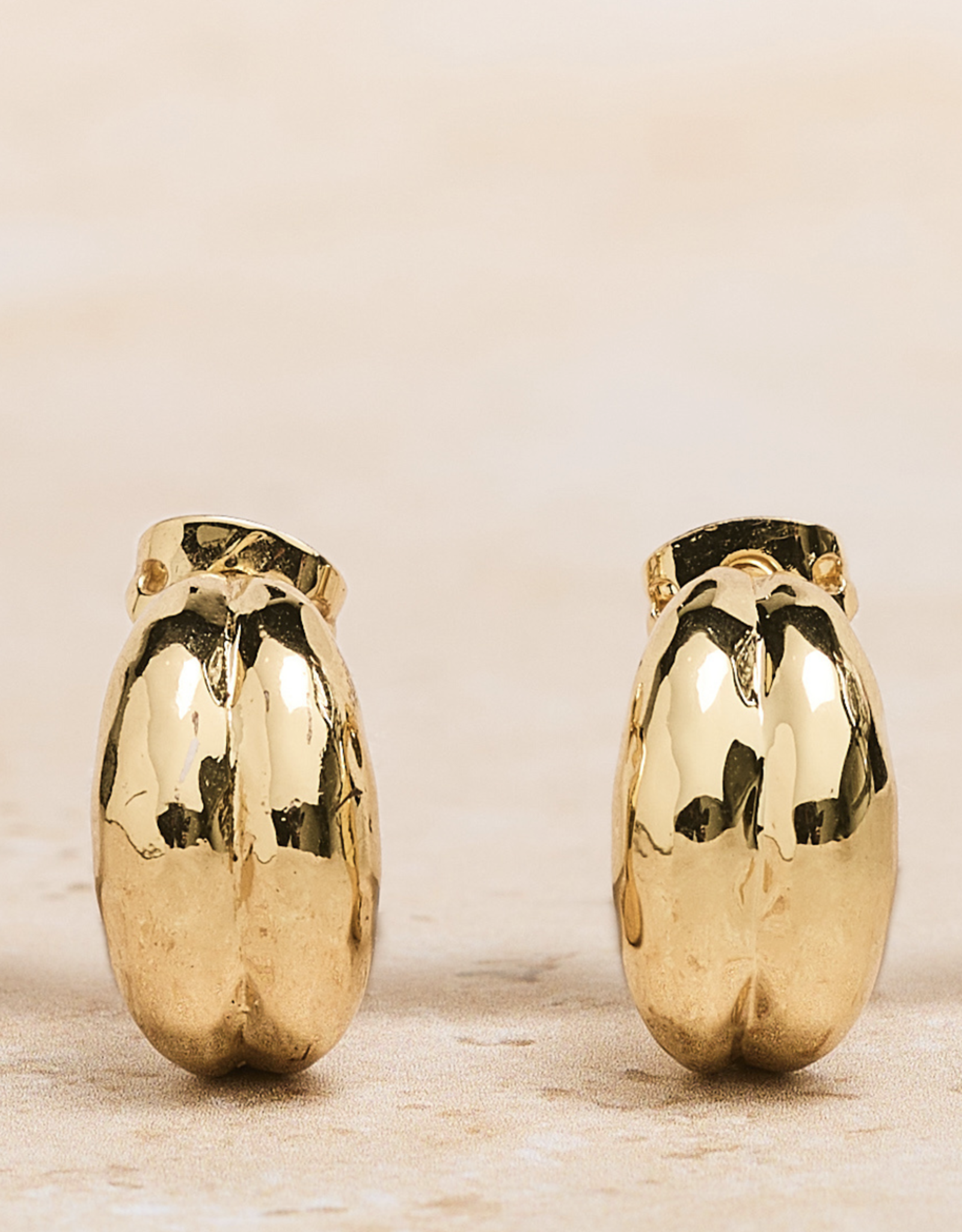Oversized Studs, 9