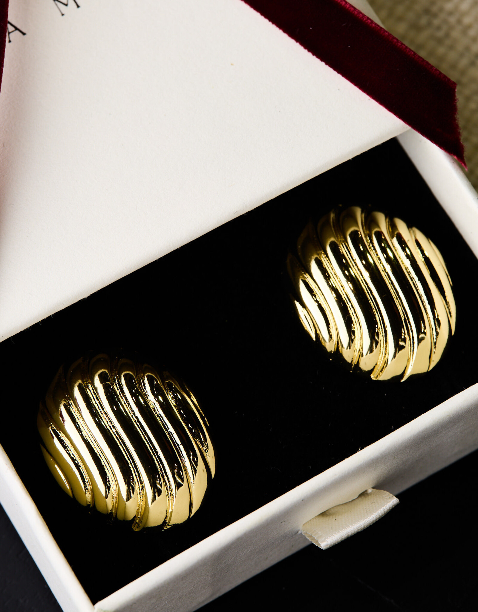 Oversized Studs, 6