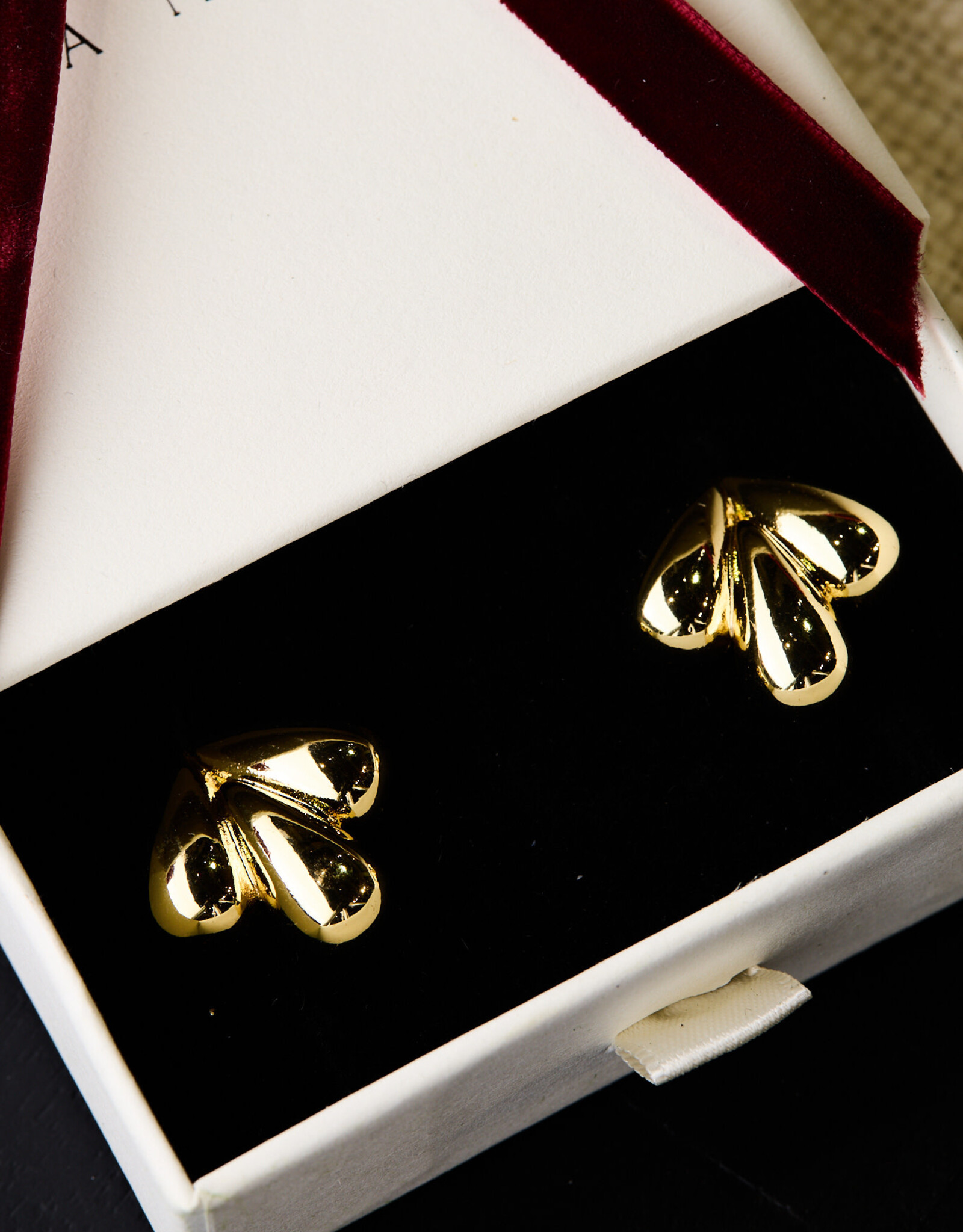 Oversized Studs, 3