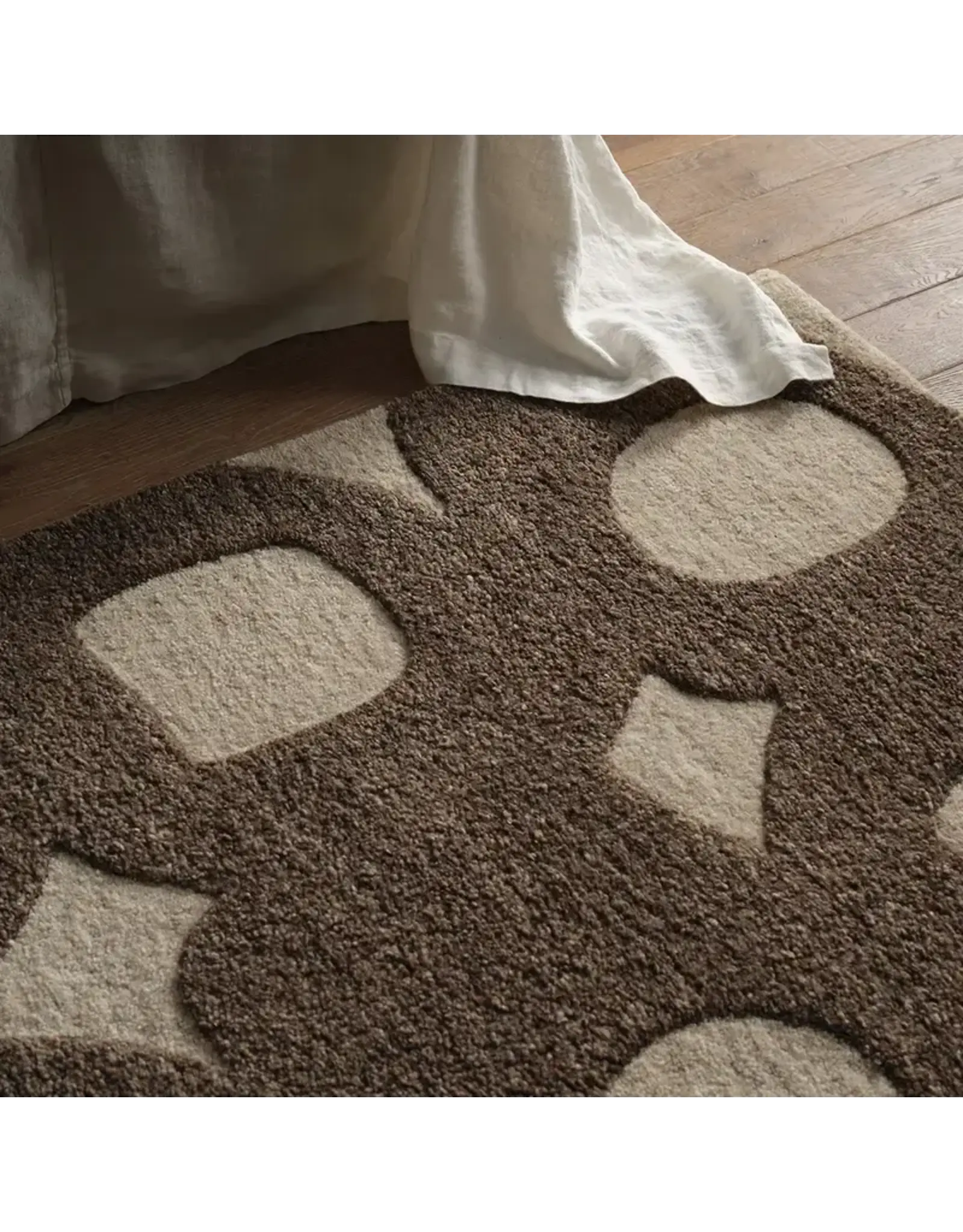 Reyner Rug RYN01