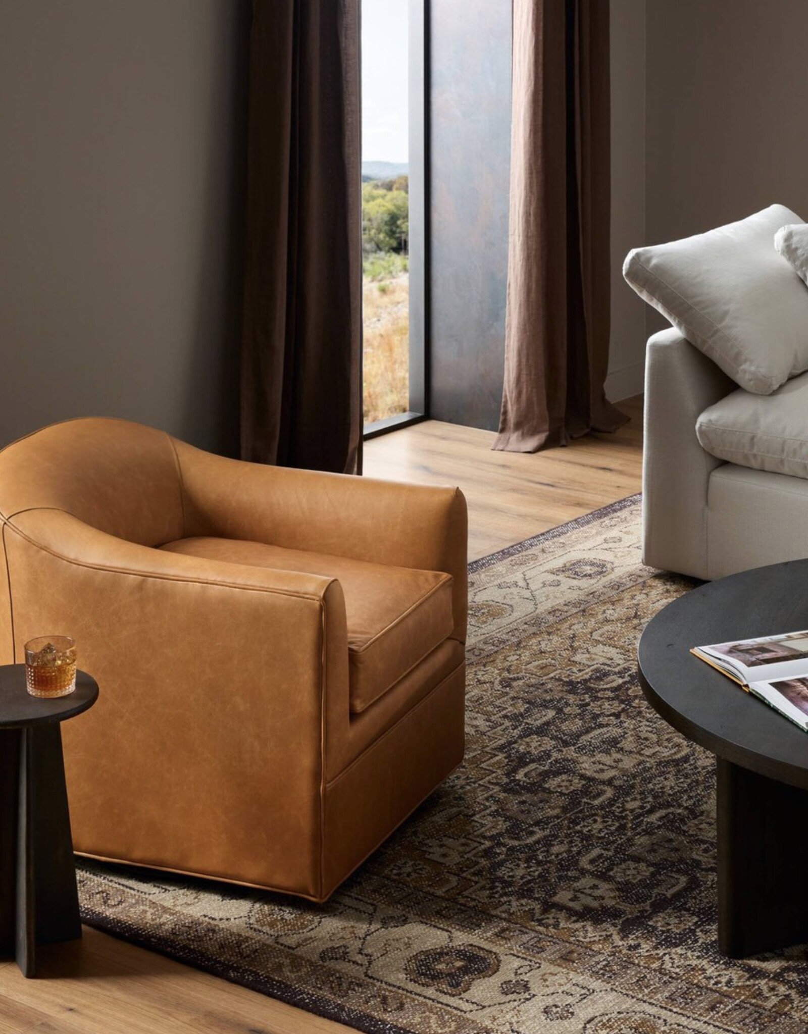 Quinton Swivel Chair Osorno Camel