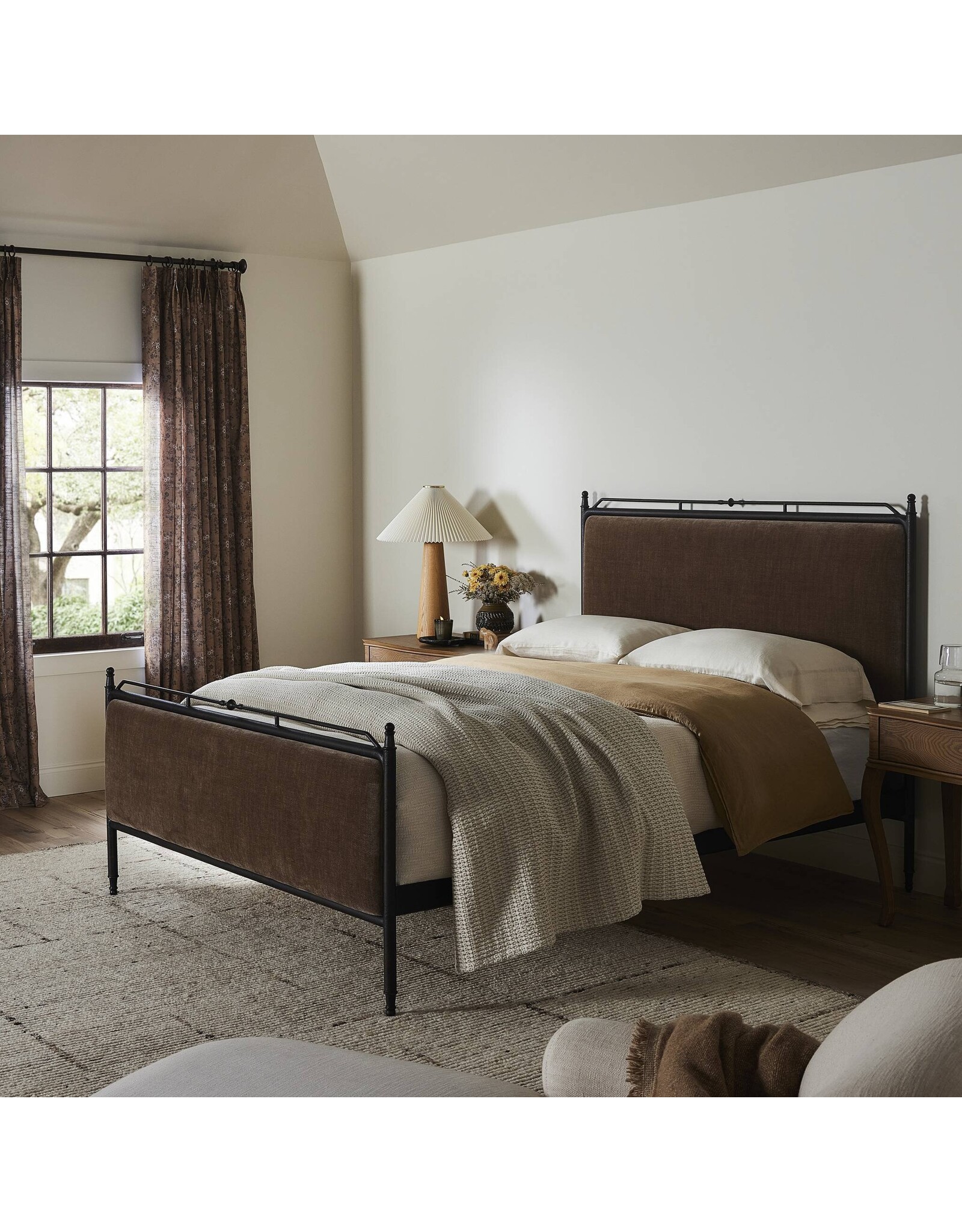 Leyla Bed in Altair Mushroom