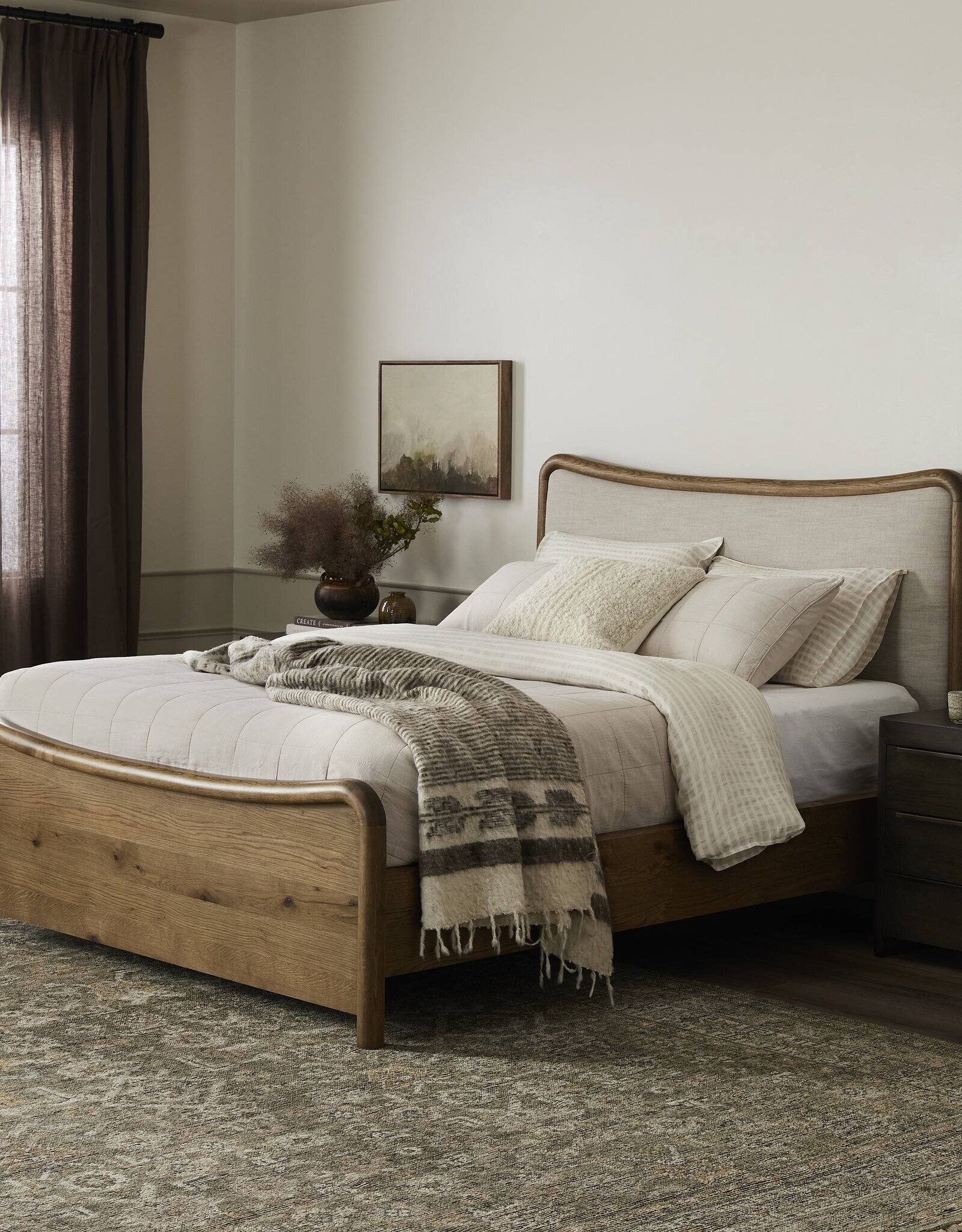 Dover Bed in Hockney Linen