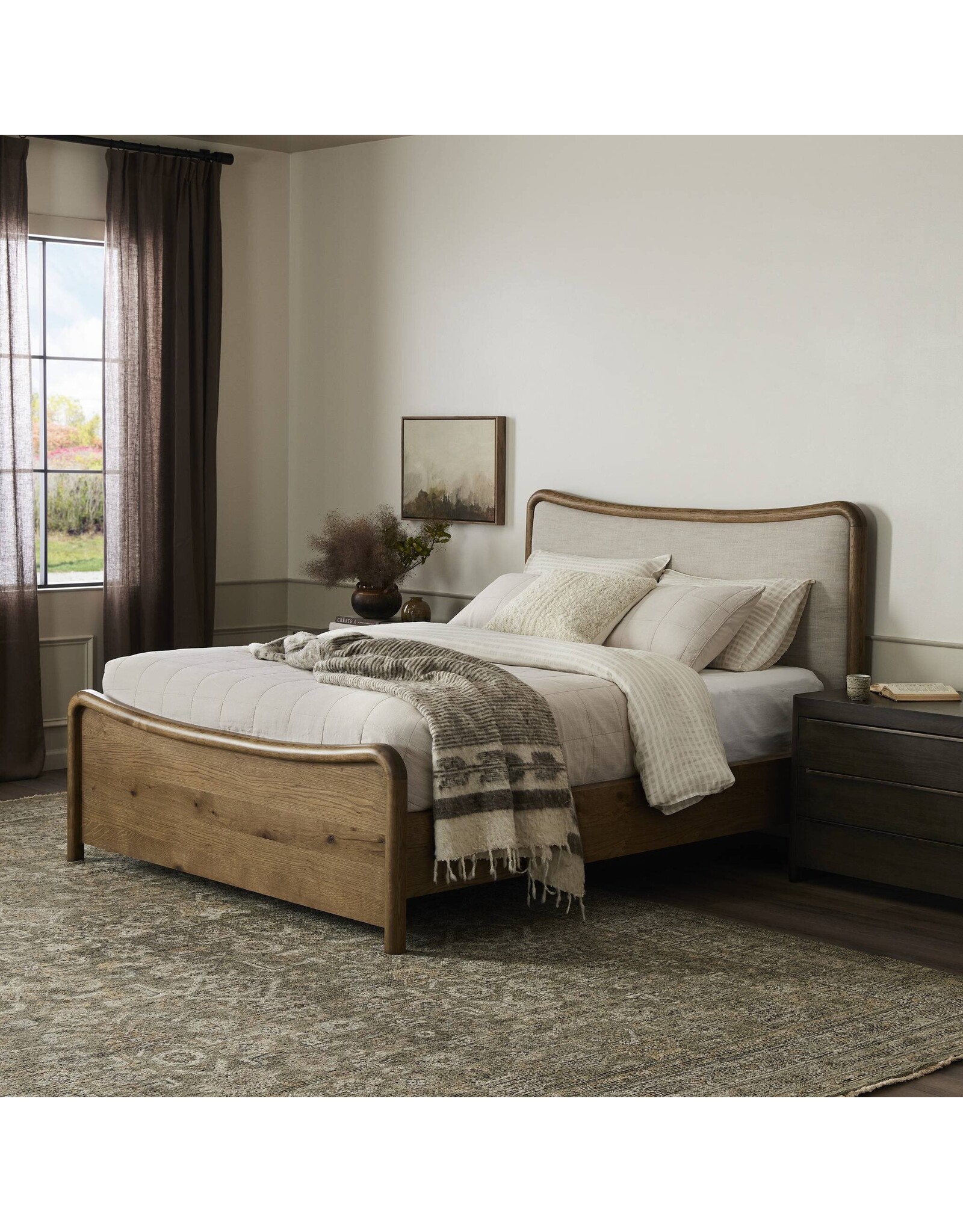 Dover Bed in Hockney Linen
