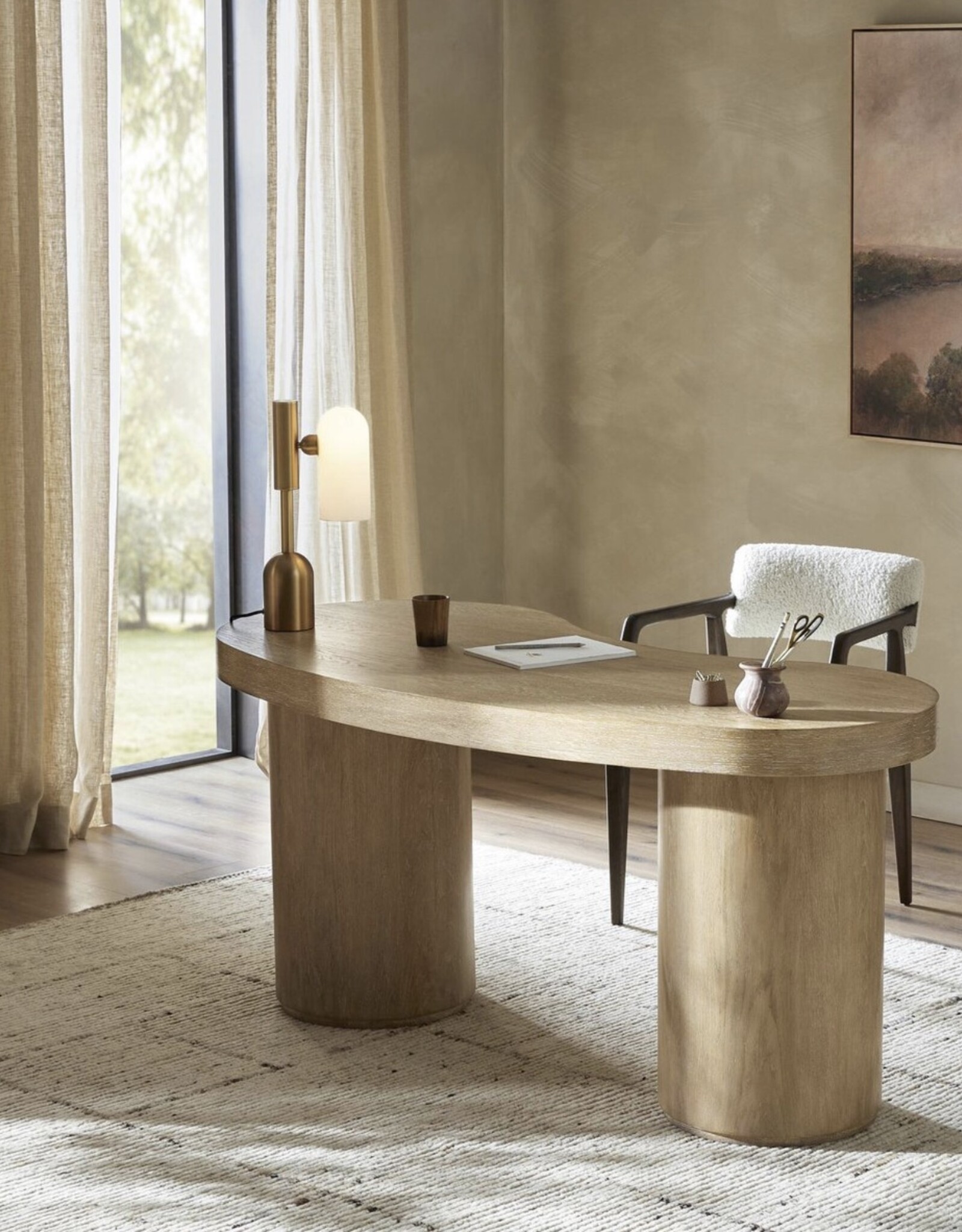 Leeds Desk