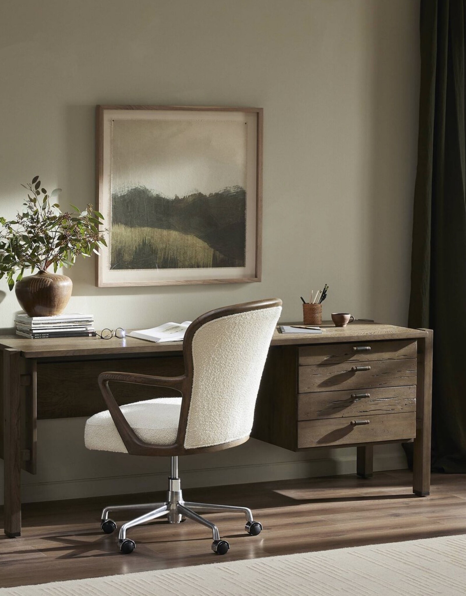 Marcela Desk