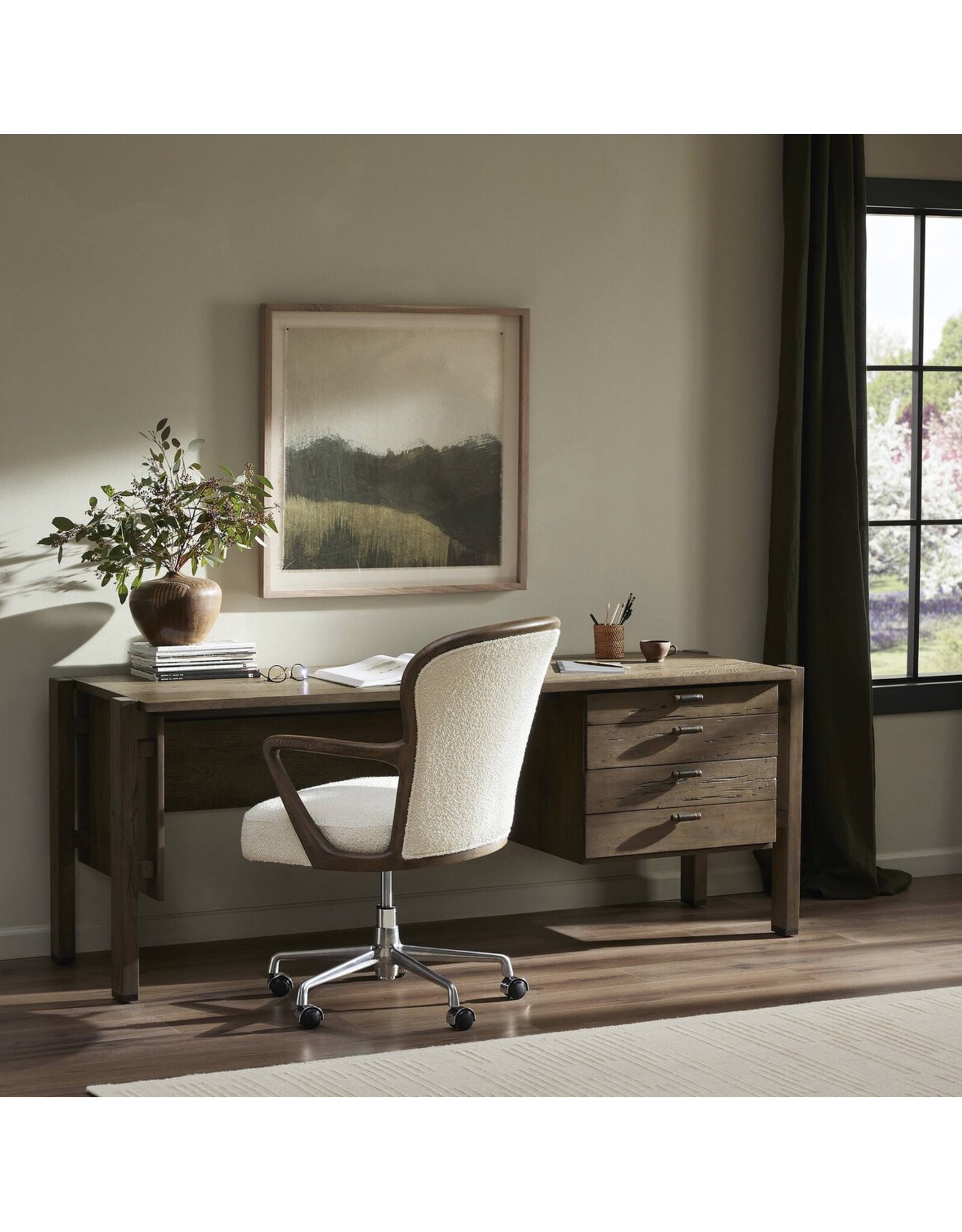 Marcela Desk