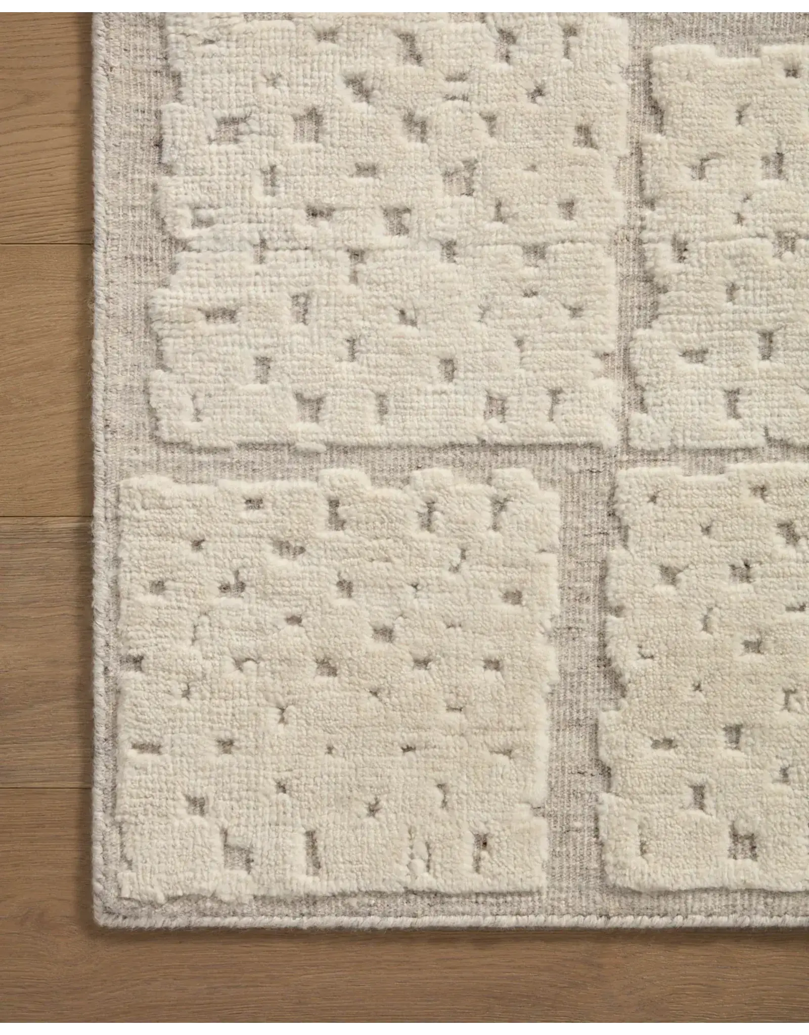 Carrier & Company × Loloi Moore Rug MOE-4 Pebble/Ivory