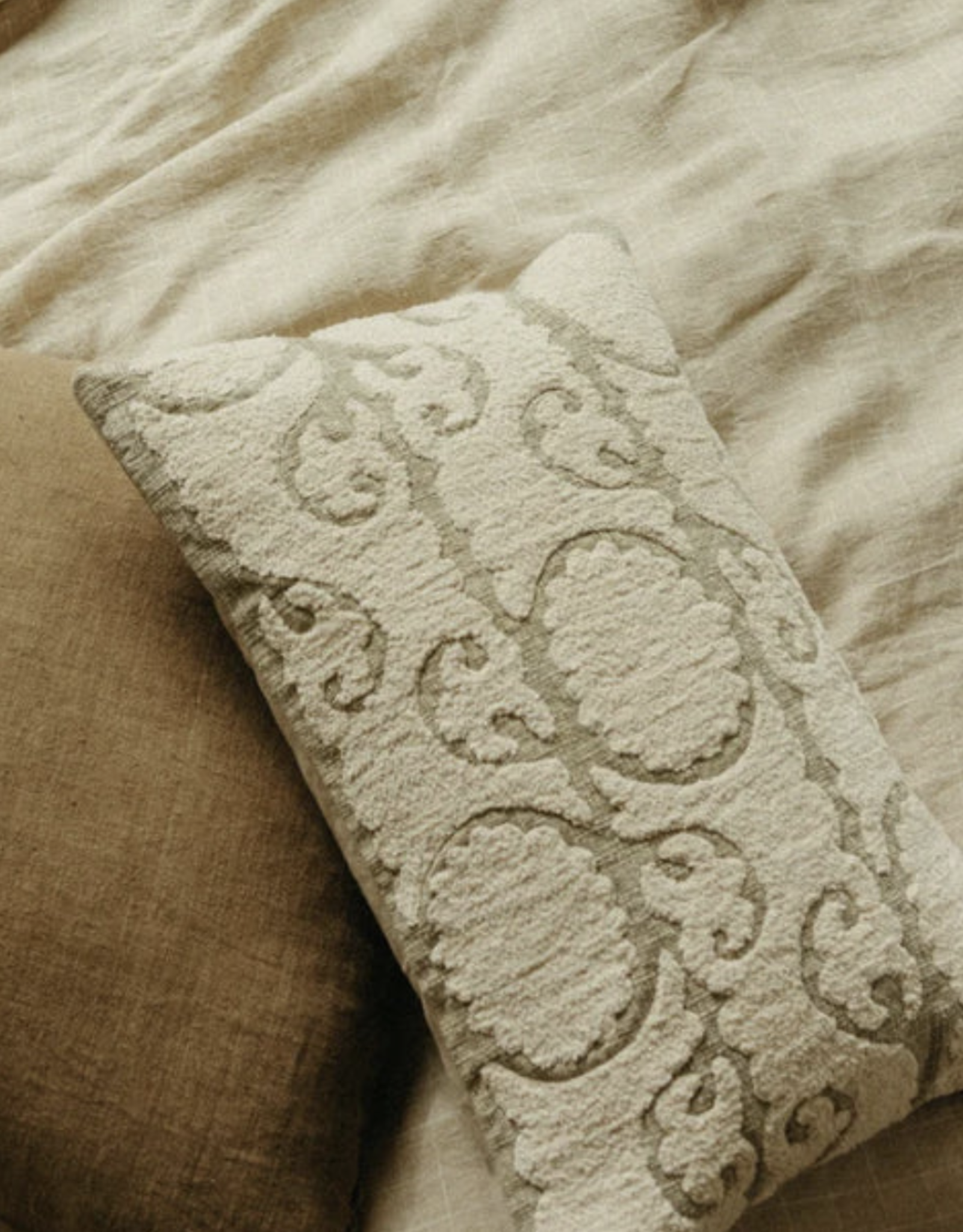 16x24 Suzani Boucle Pillow, Sage