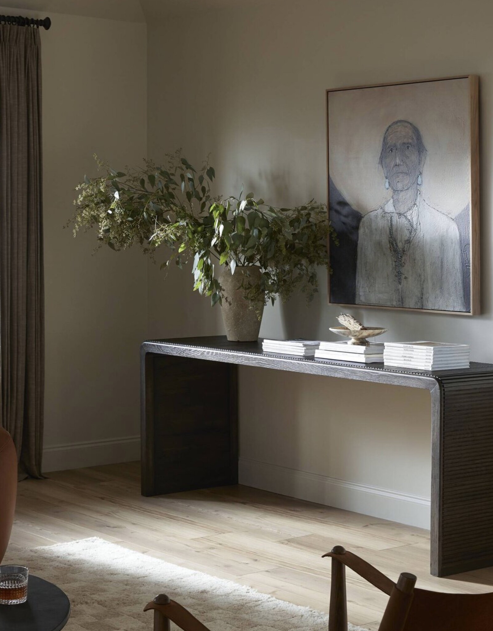 Leo Console Table in Smoked Black