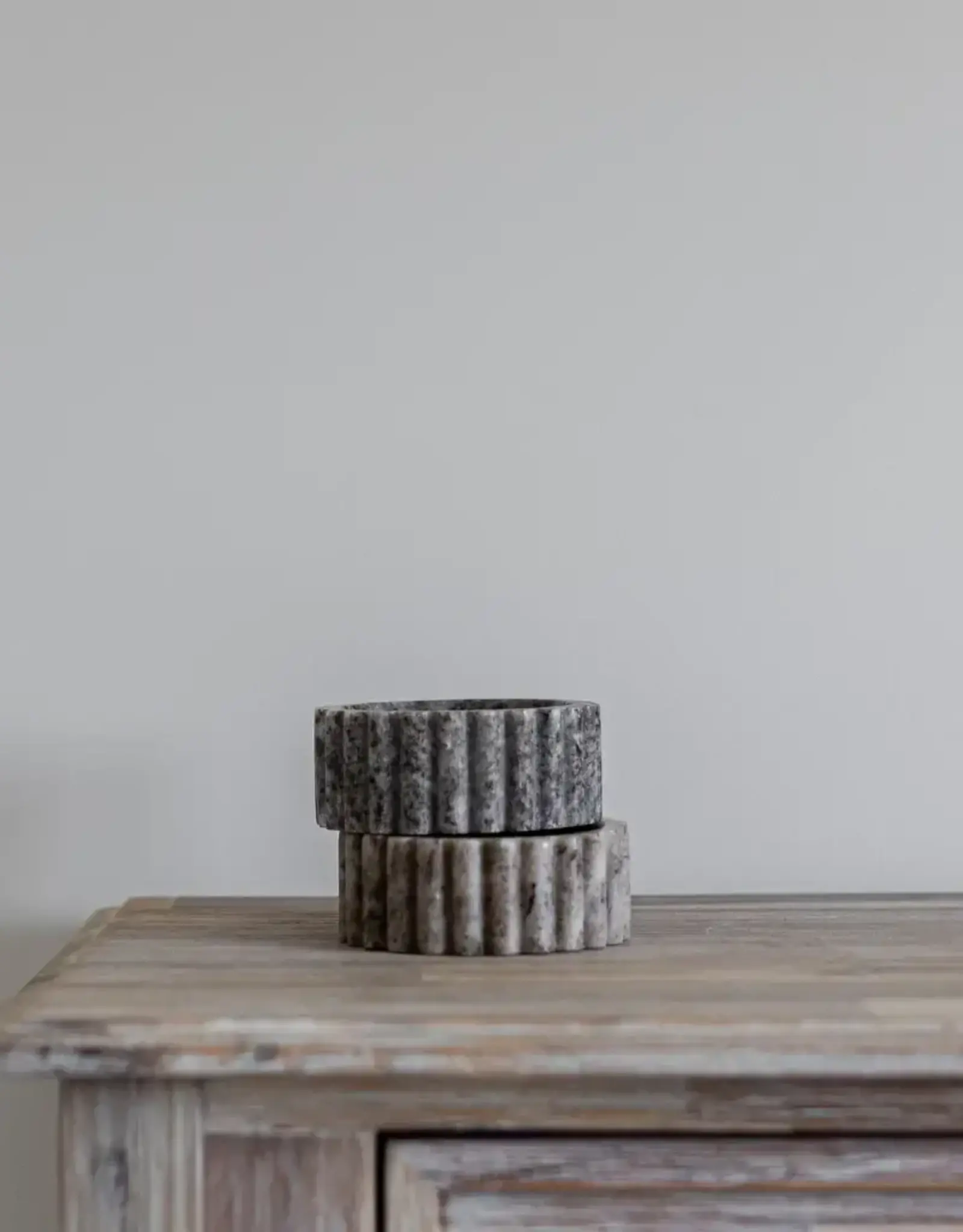 Fluted Soap Dish Beige Light Grey Tones Marble