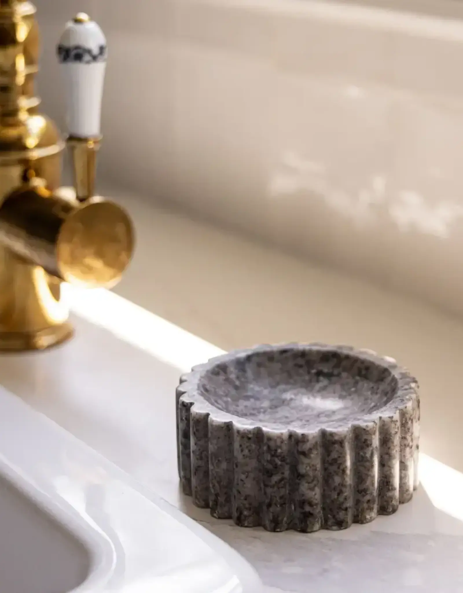 Fluted Soap Dish Beige Light Grey Tones Marble