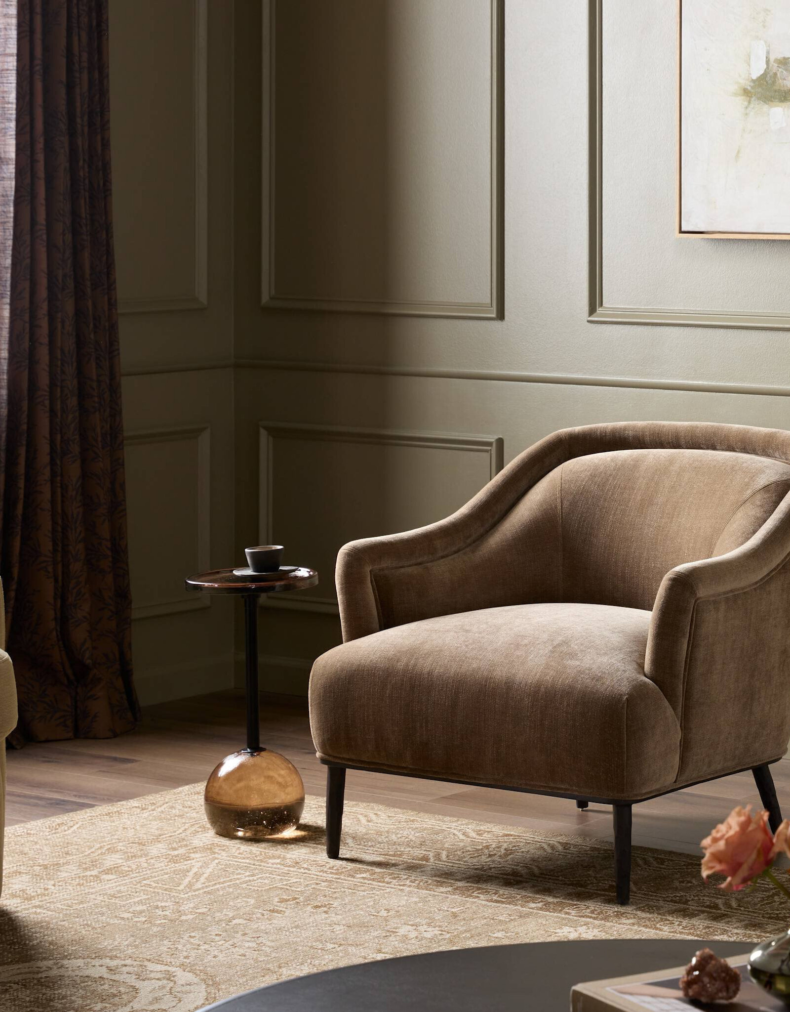 Noel Chair in Altair Mushroom